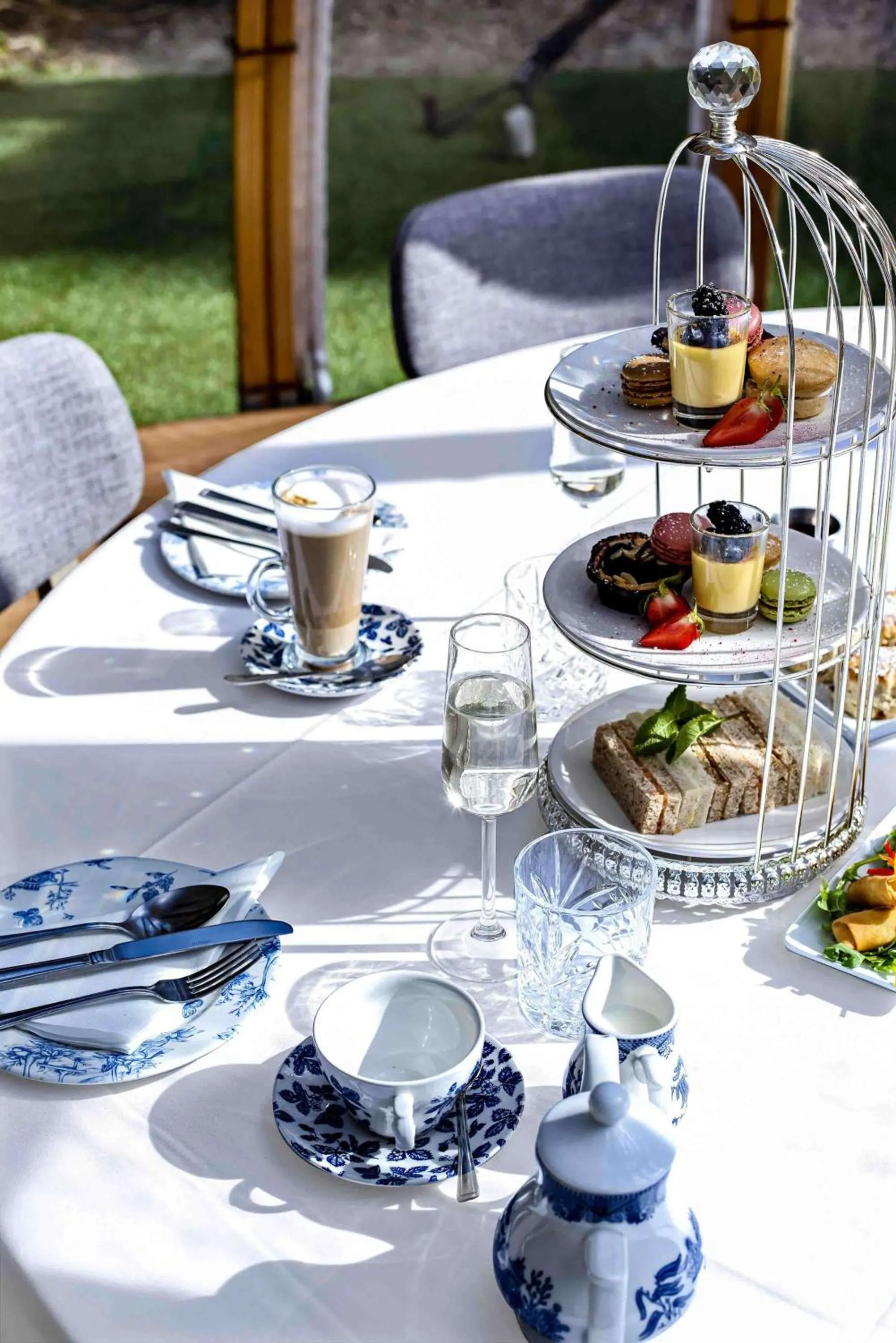 Food and drinks in Doubletree By Hilton London Kensington