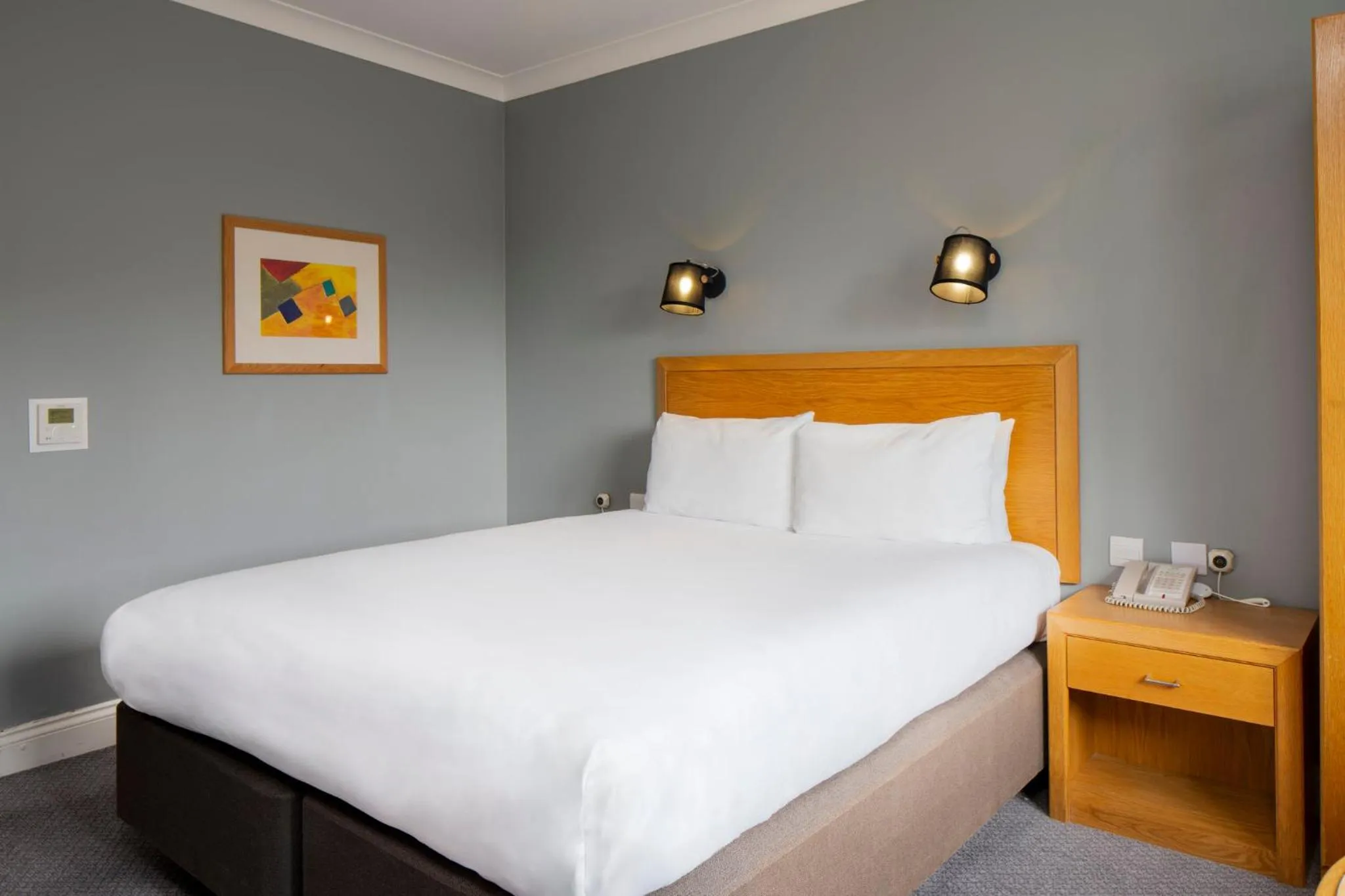 Photo of the whole room, Bed in Holiday Inn Edinburgh Zoo by IHG