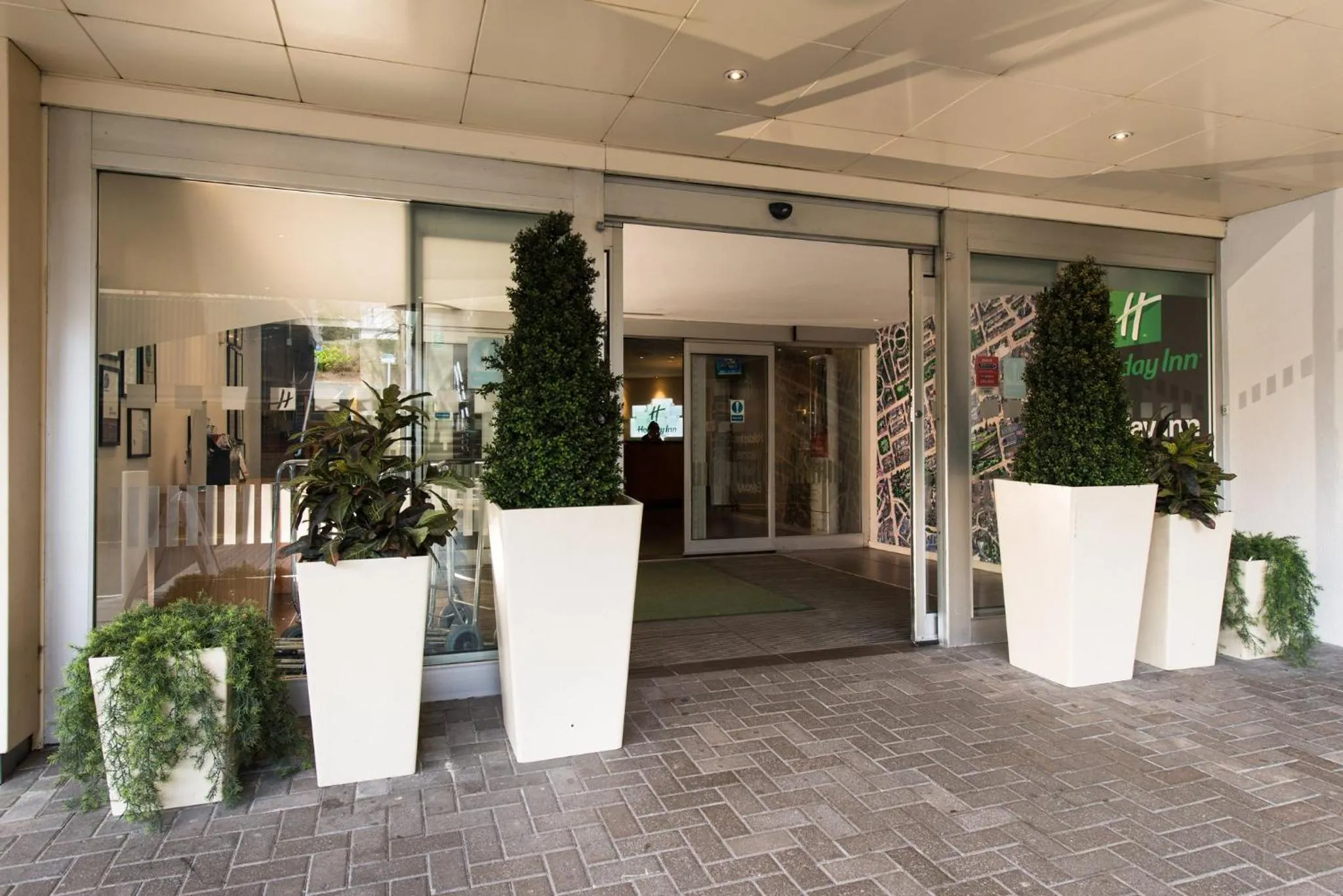 Lobby or reception in Holiday Inn Edinburgh Zoo by IHG