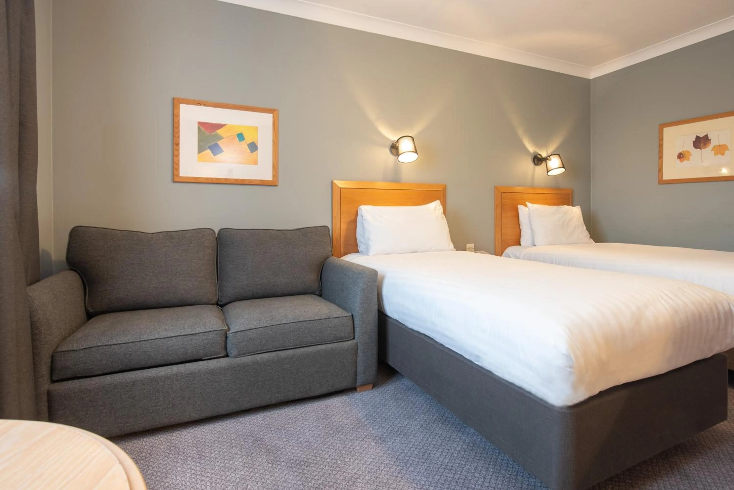 Photo of the whole room, Bed in Holiday Inn Edinburgh Zoo by IHG
