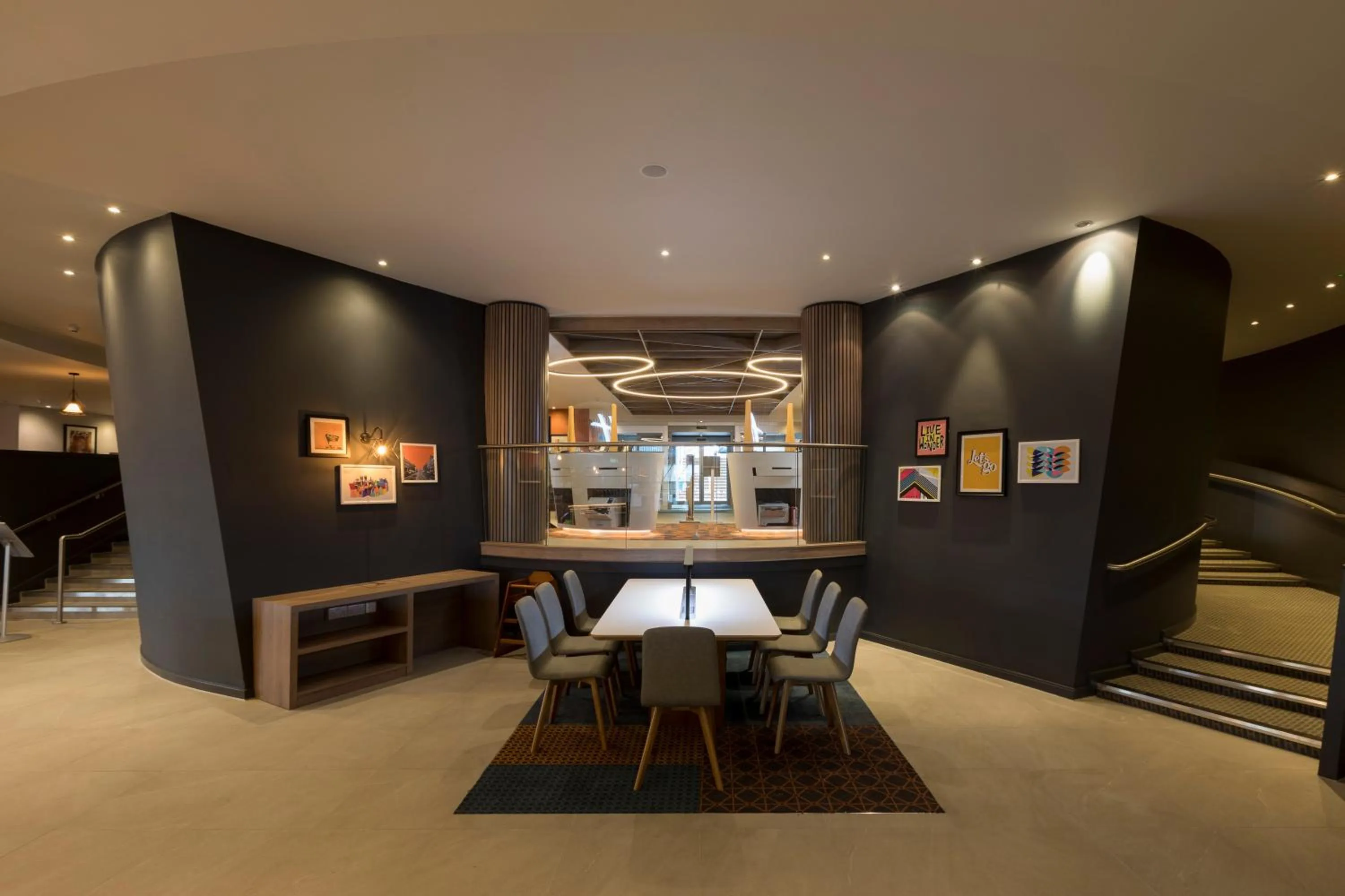 Restaurant/places to eat in Holiday Inn Edinburgh Zoo by IHG