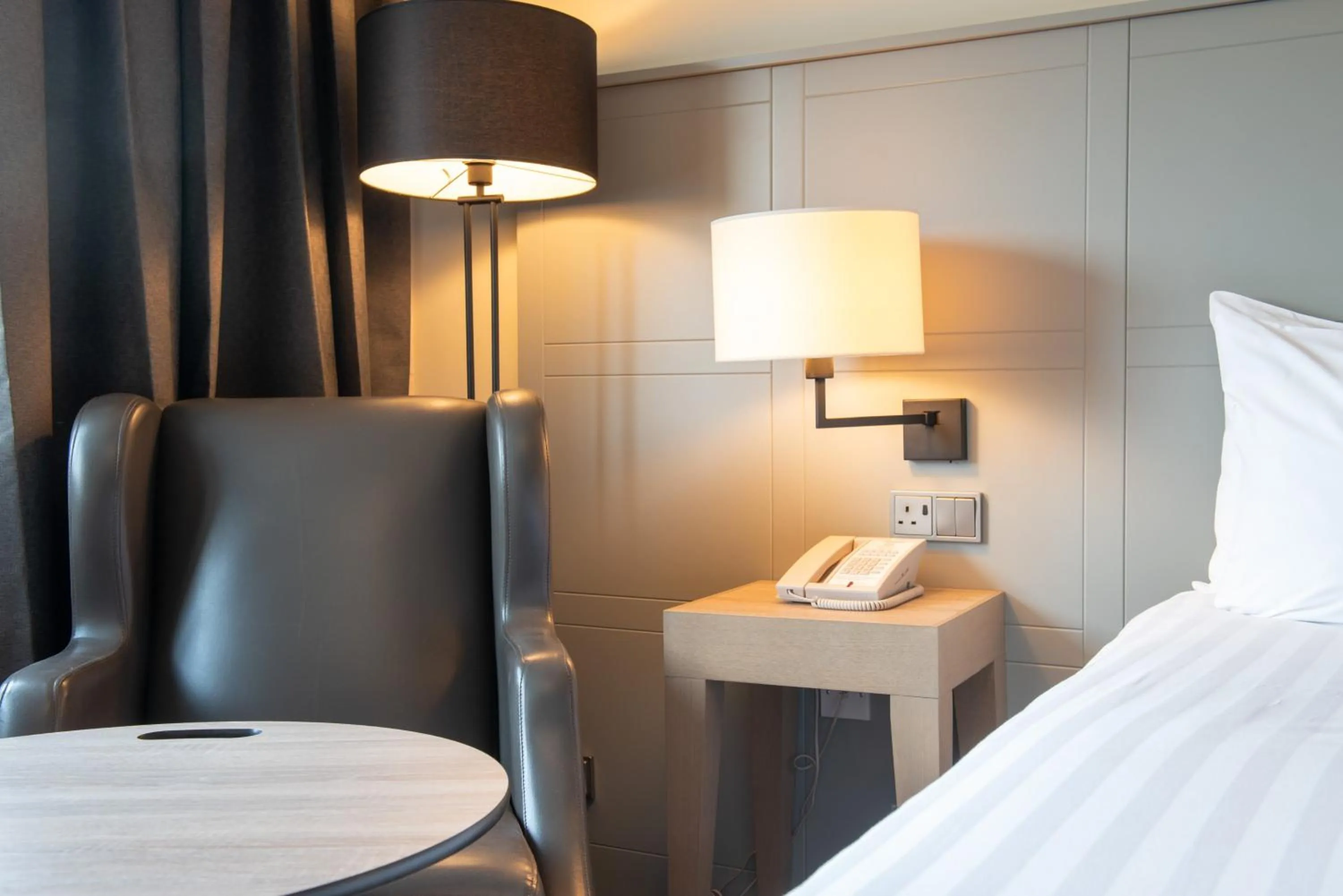 Photo of the whole room, Bed in Holiday Inn Edinburgh Zoo by IHG