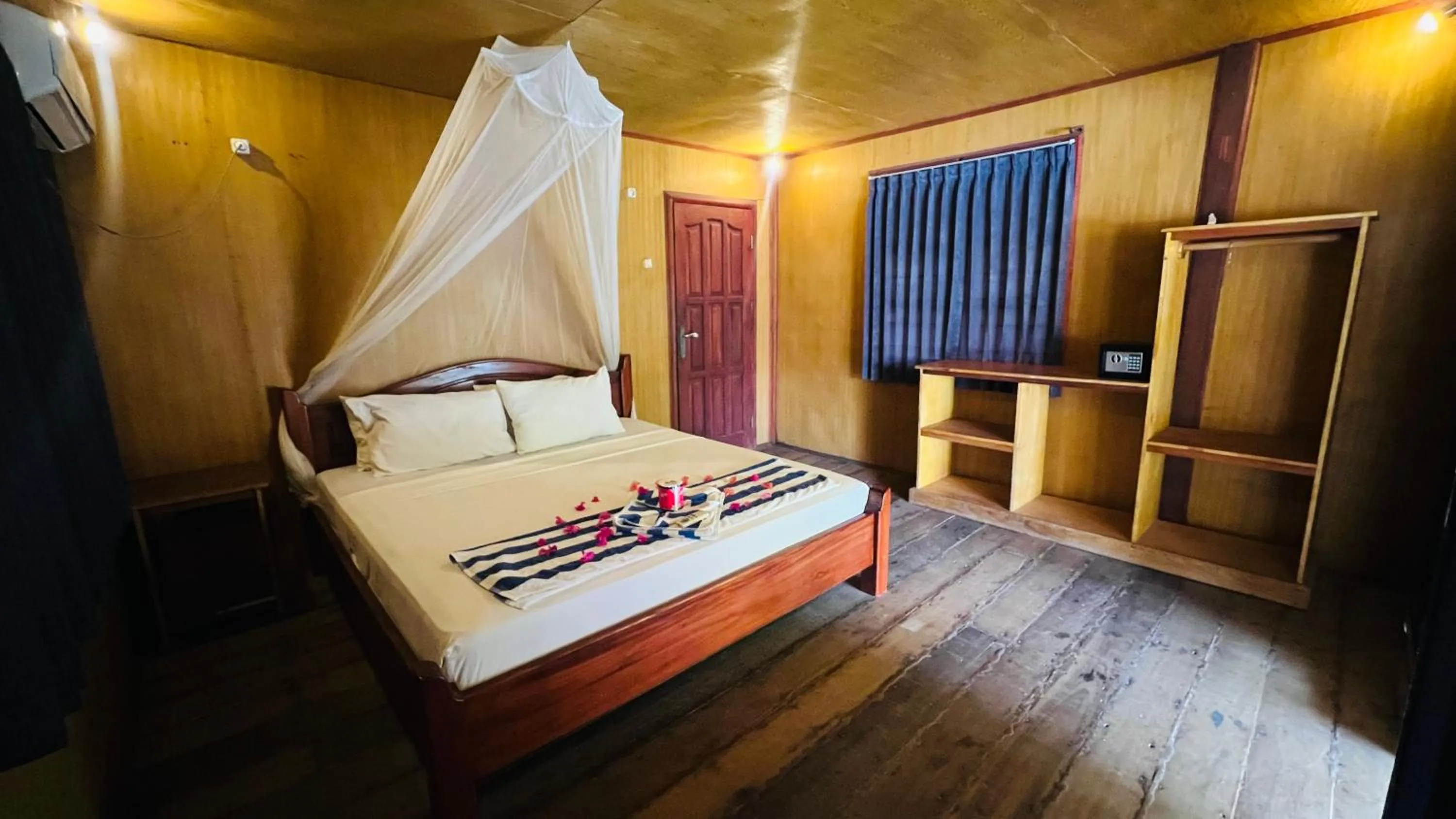 Bed in Gita Gili Bungalow