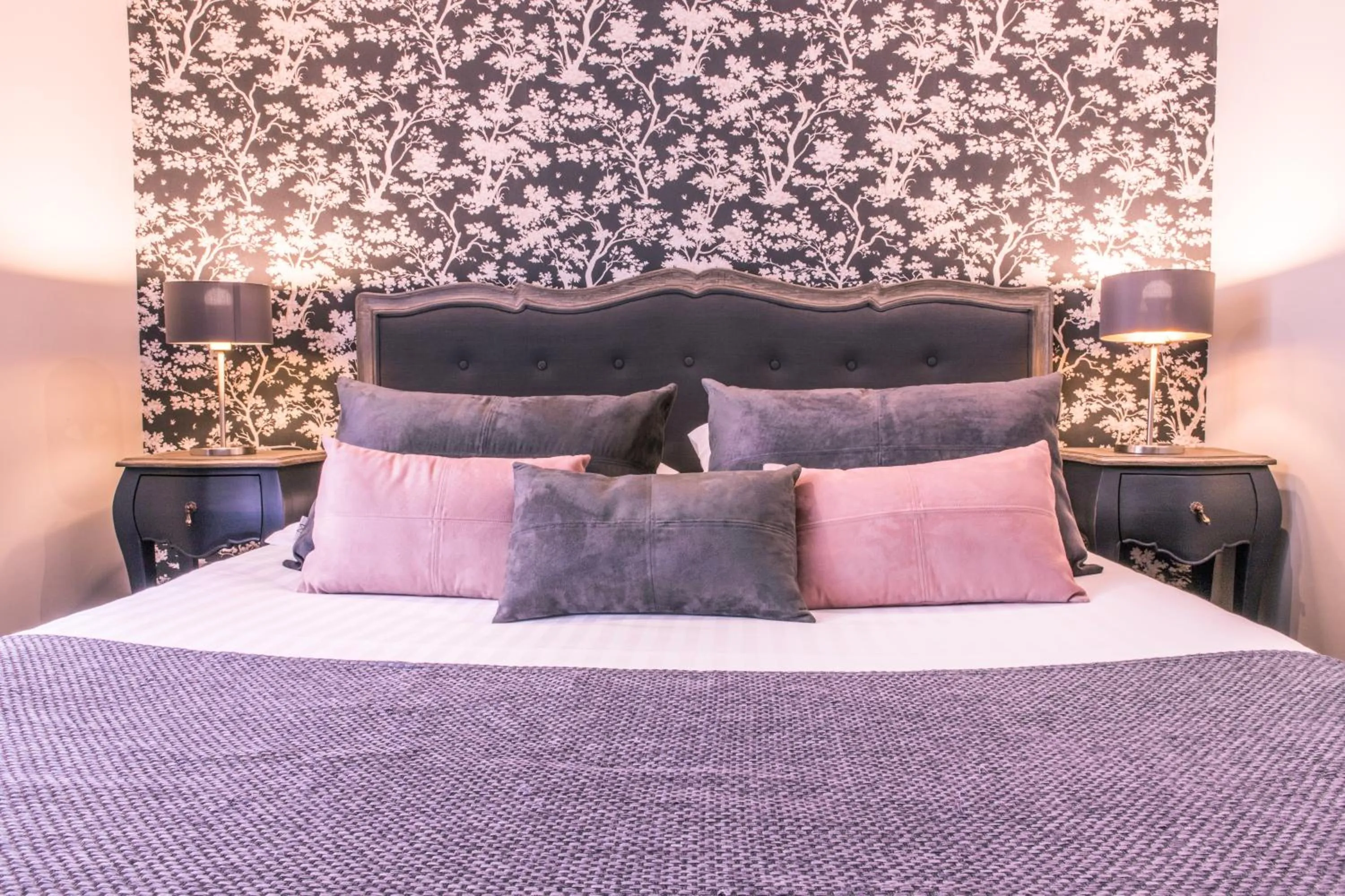 Bed in Hôtel des Augustins