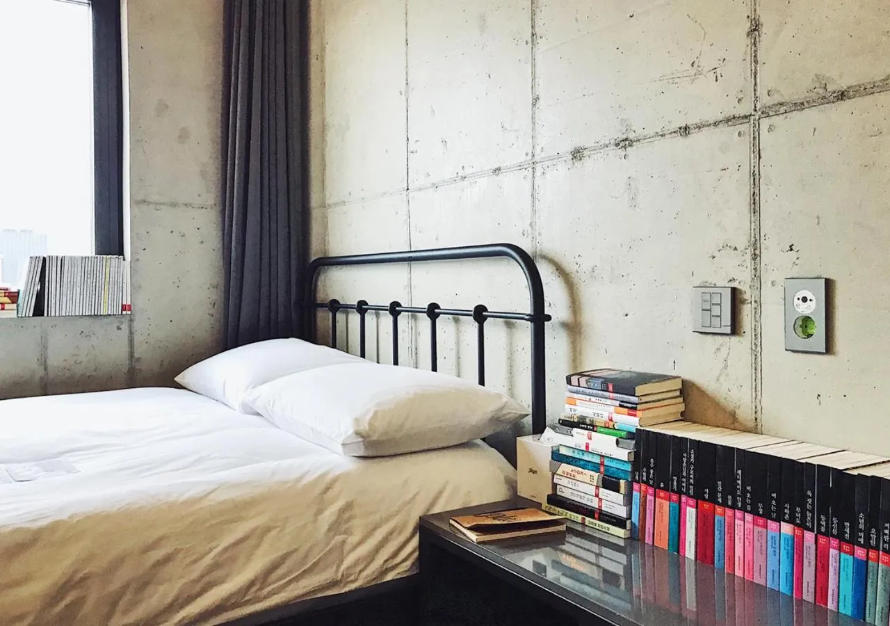 Property building, Bed in Playce Camp Jeju