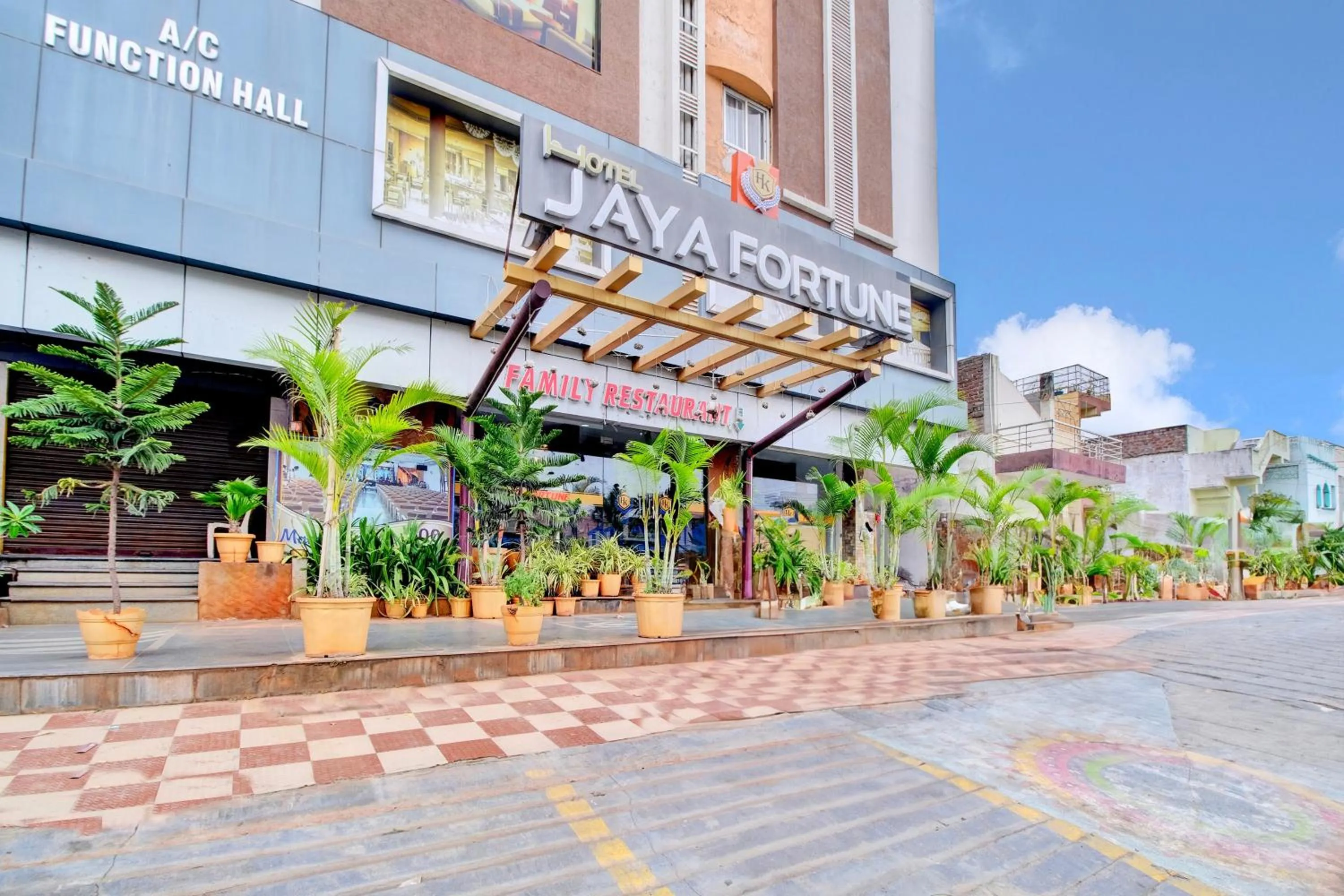 Facade/entrance in Hotel O Jaya Fortune