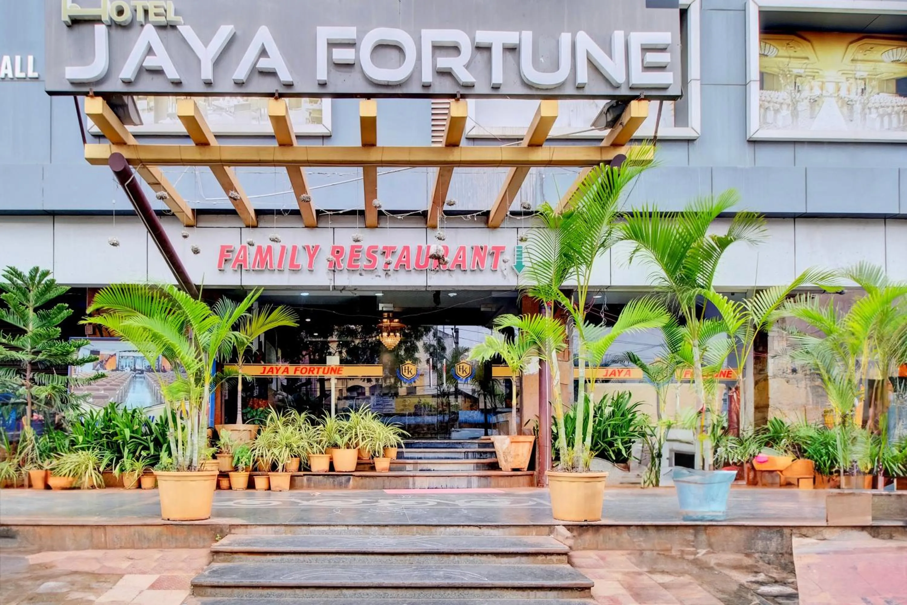 Facade/entrance in Hotel O Jaya Fortune
