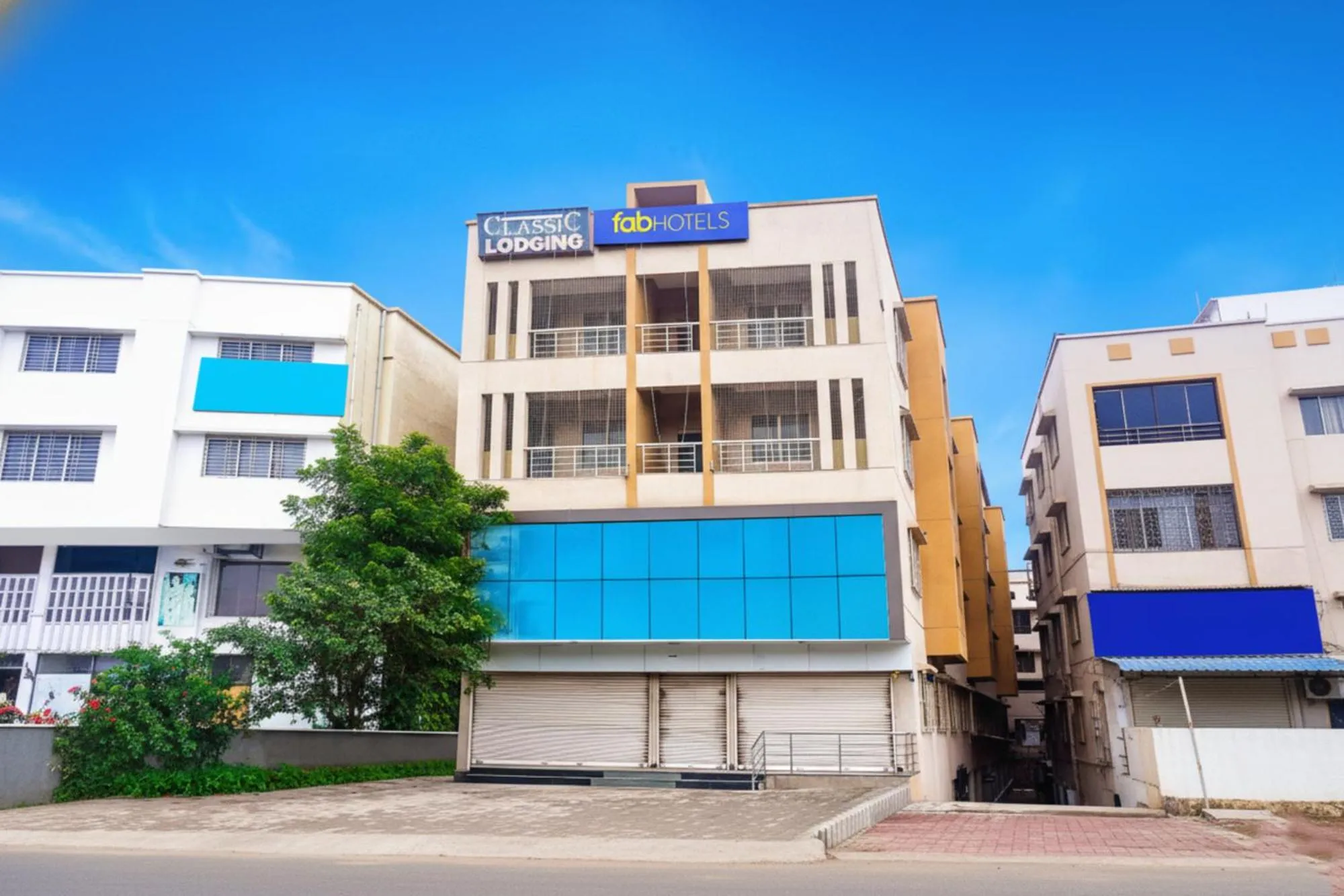 Property building in FabHotel Classic Executive - Nr Sasvad Road Railway Station