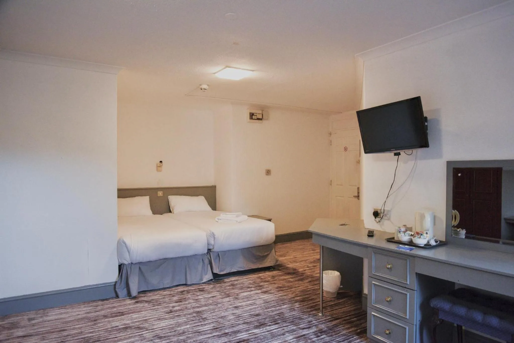 Bedroom, Bed in Himley Country Hotel