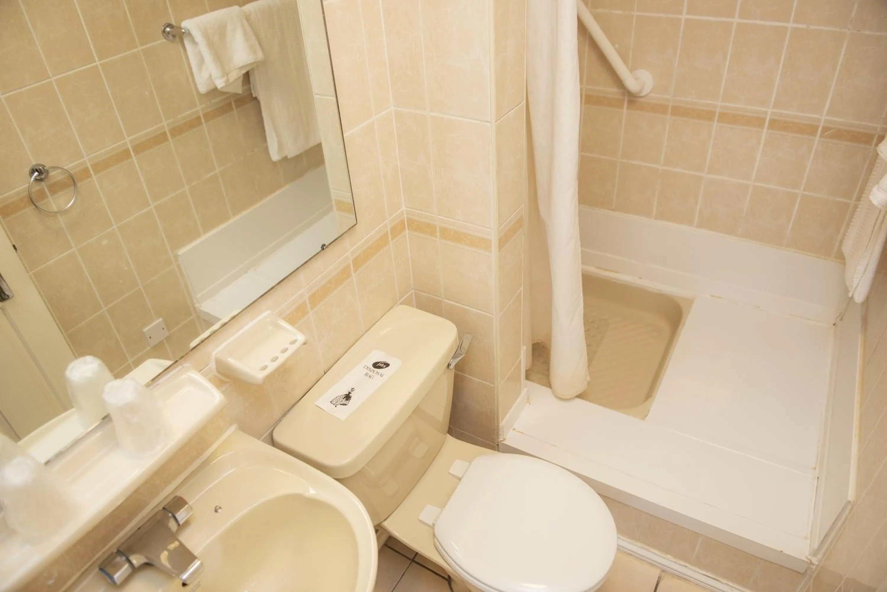 Bathroom in Himley Country Hotel