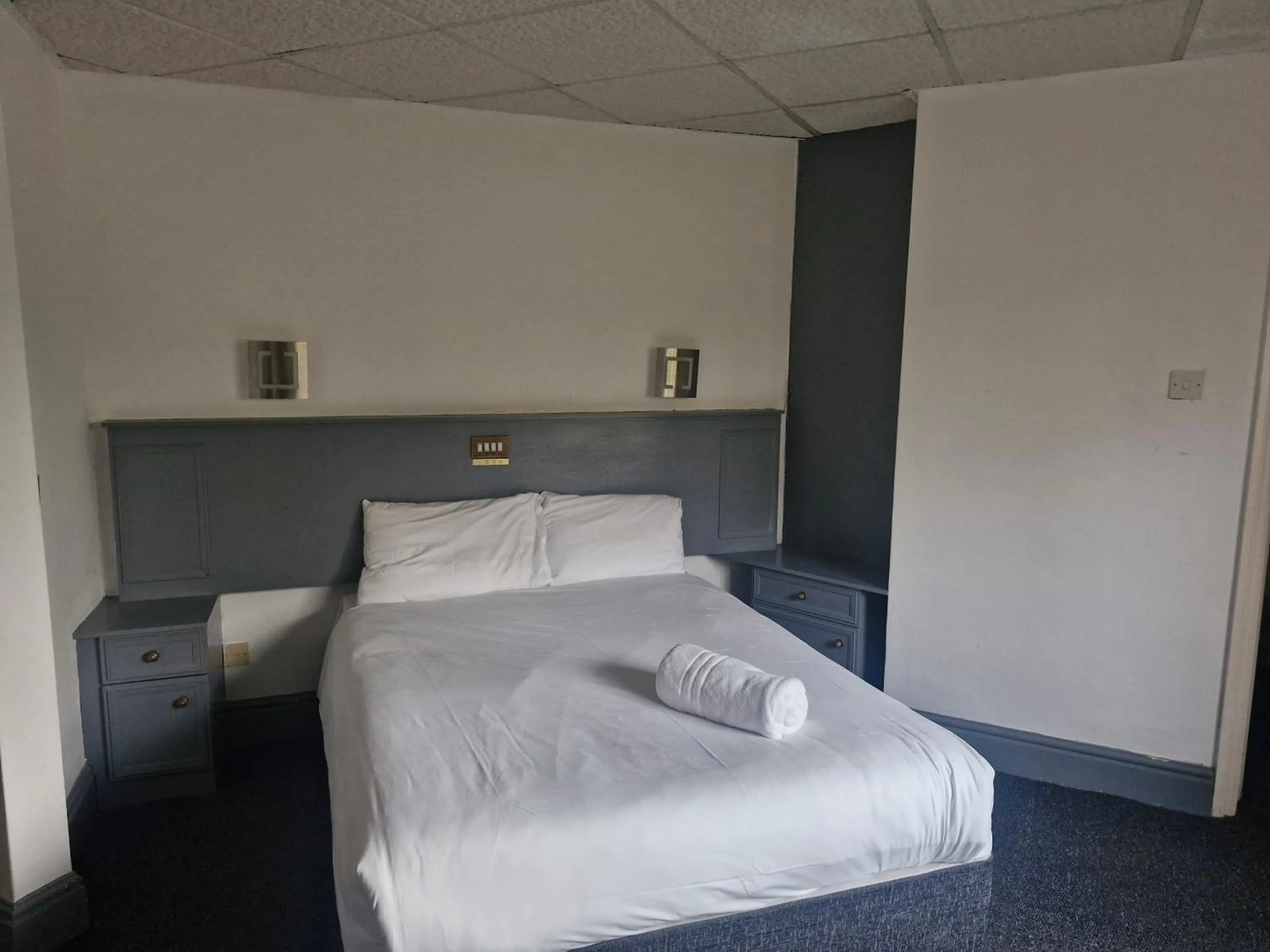 Bedroom, Bed in Himley Country Hotel