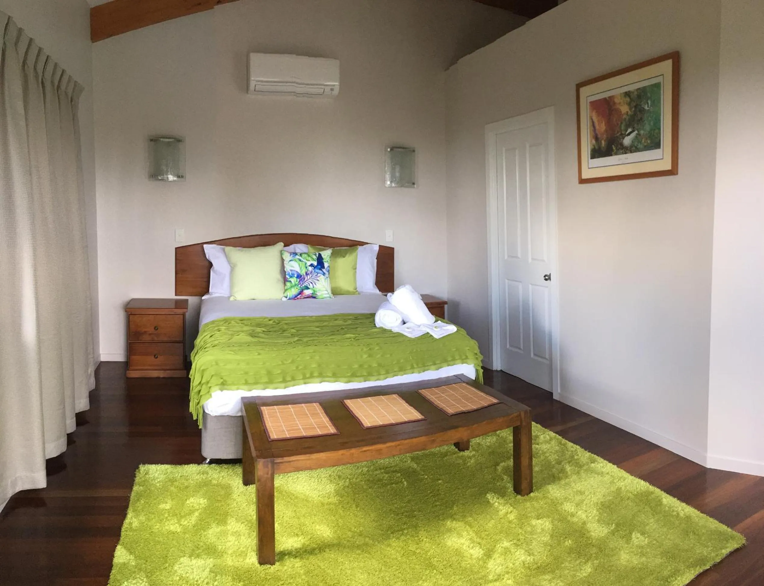 Bedroom, Bed in Maleny Terrace Cottages