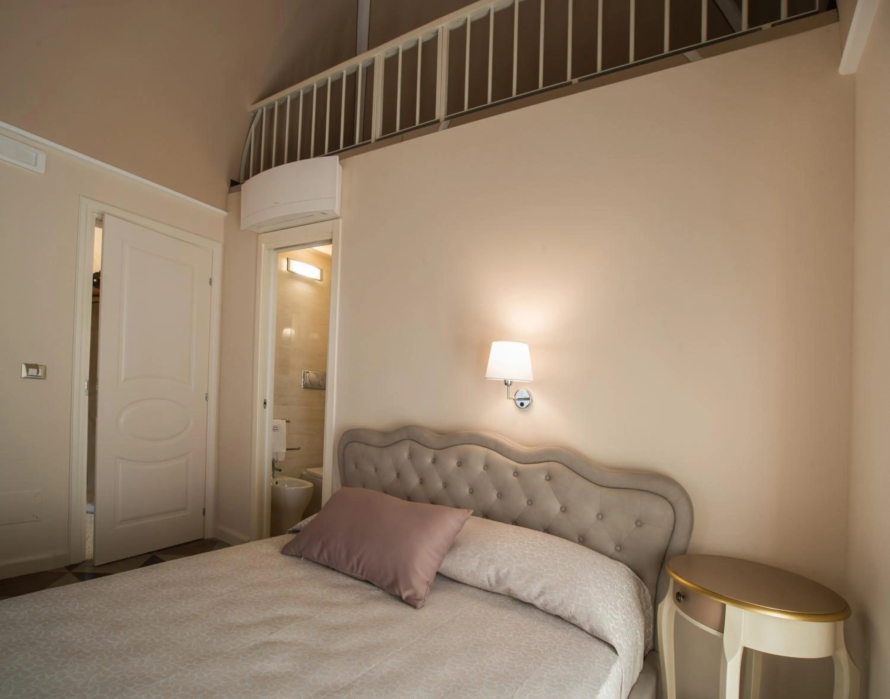 Photo of the whole room, Bed in Palazzo Bove