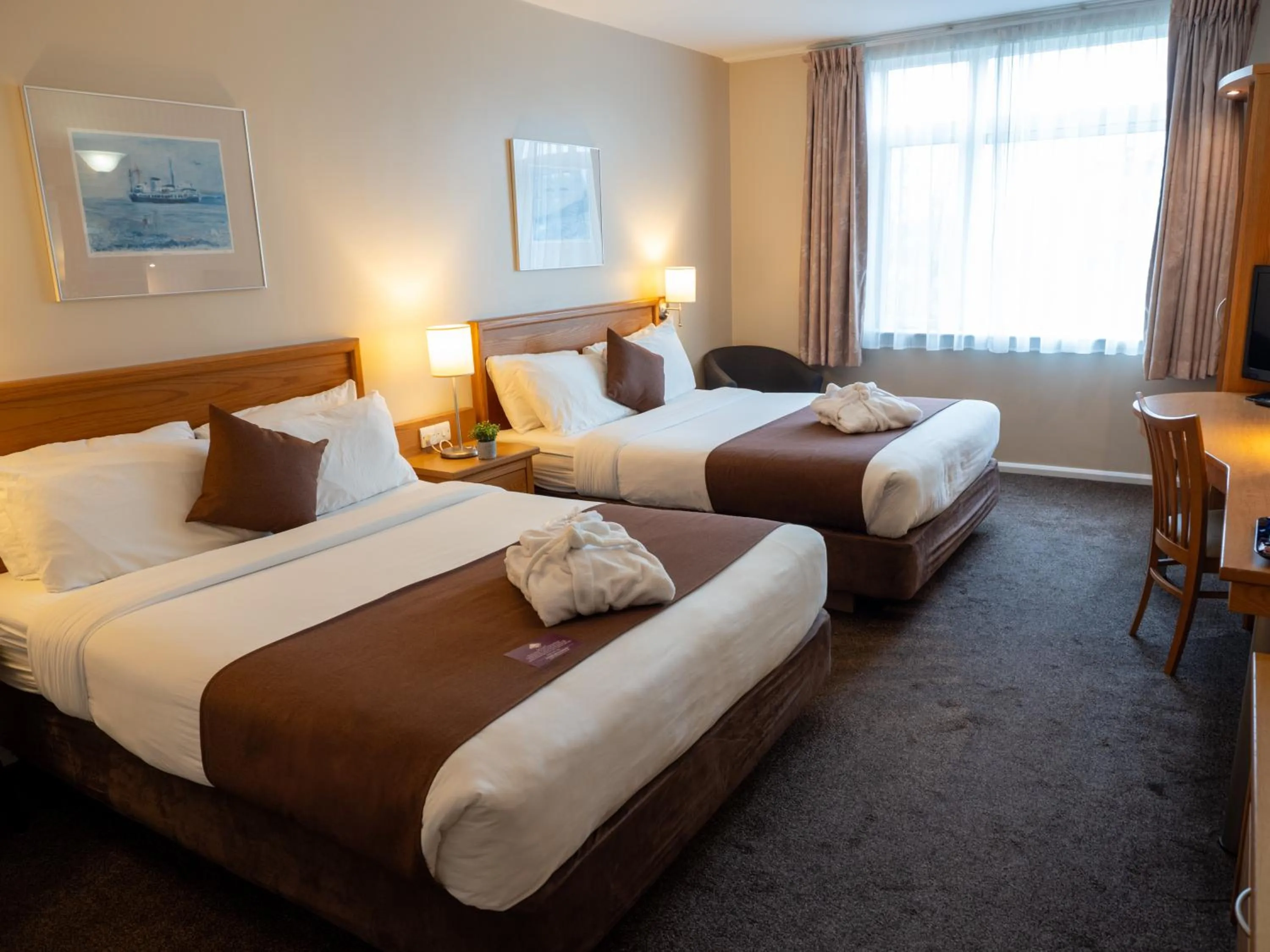 Photo of the whole room, Bed in Future Inn Plymouth