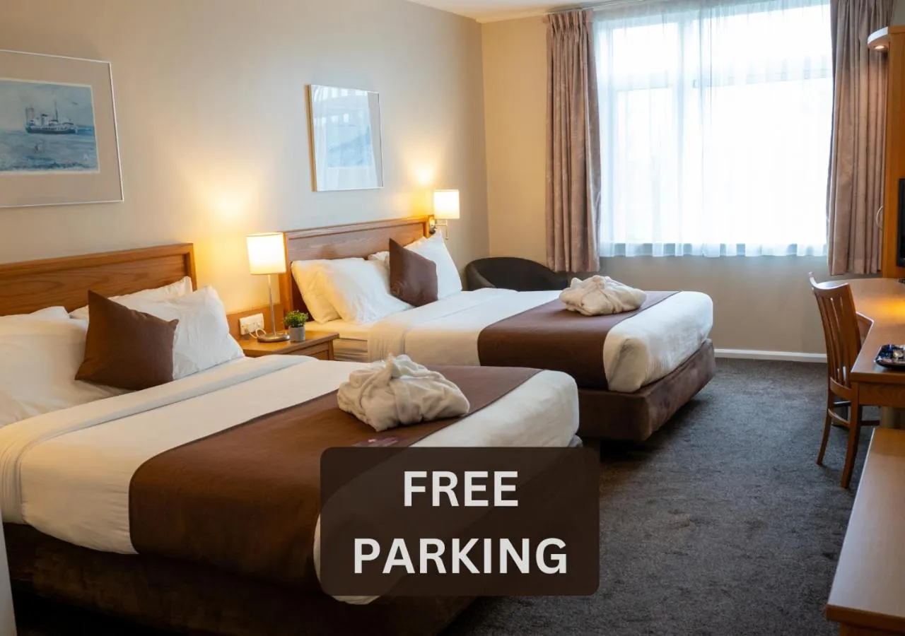 Bedroom, Bed in Future Inn Plymouth