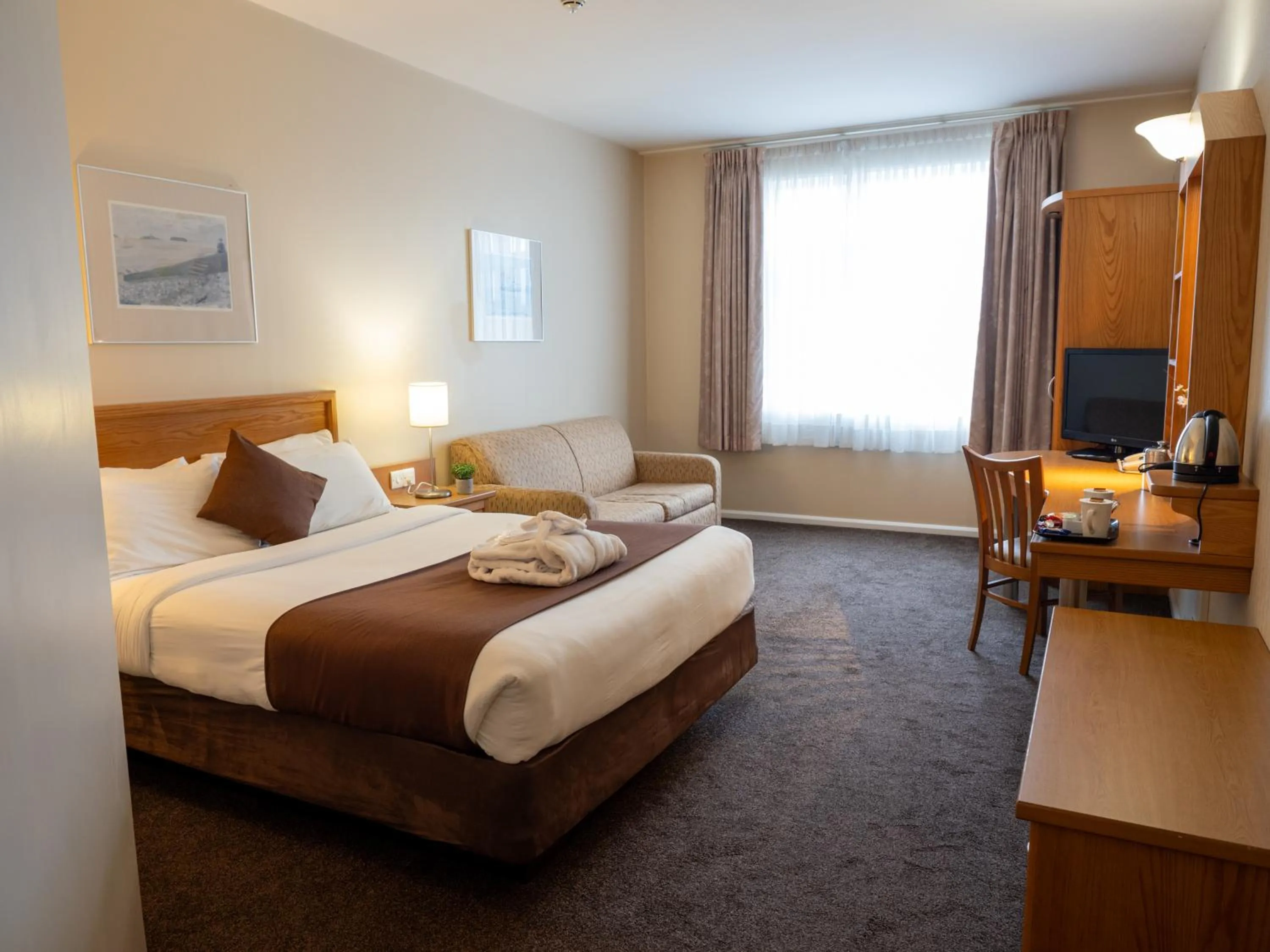Photo of the whole room, Bed in Future Inn Plymouth