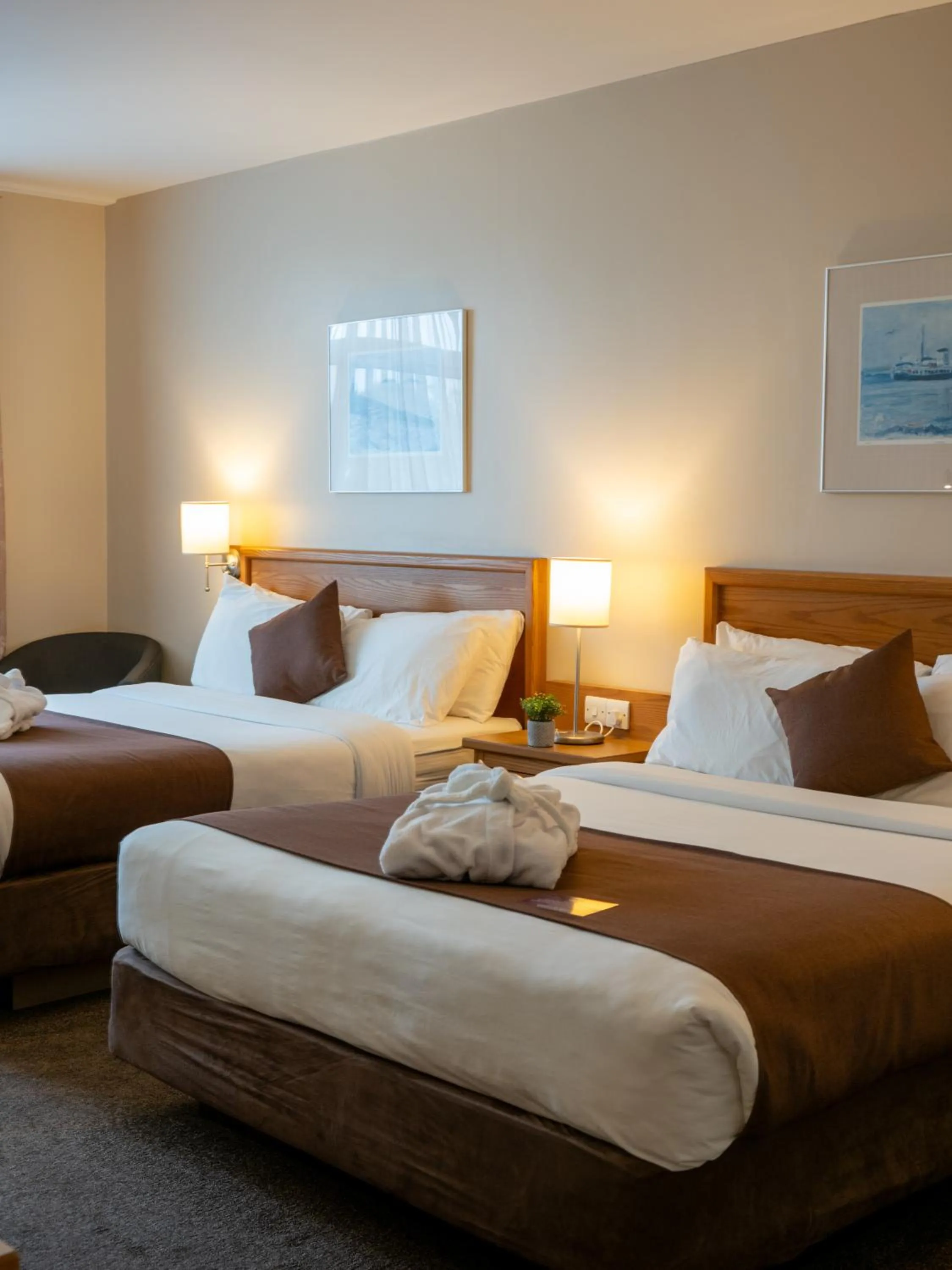 Bedroom, Bed in Future Inn Plymouth