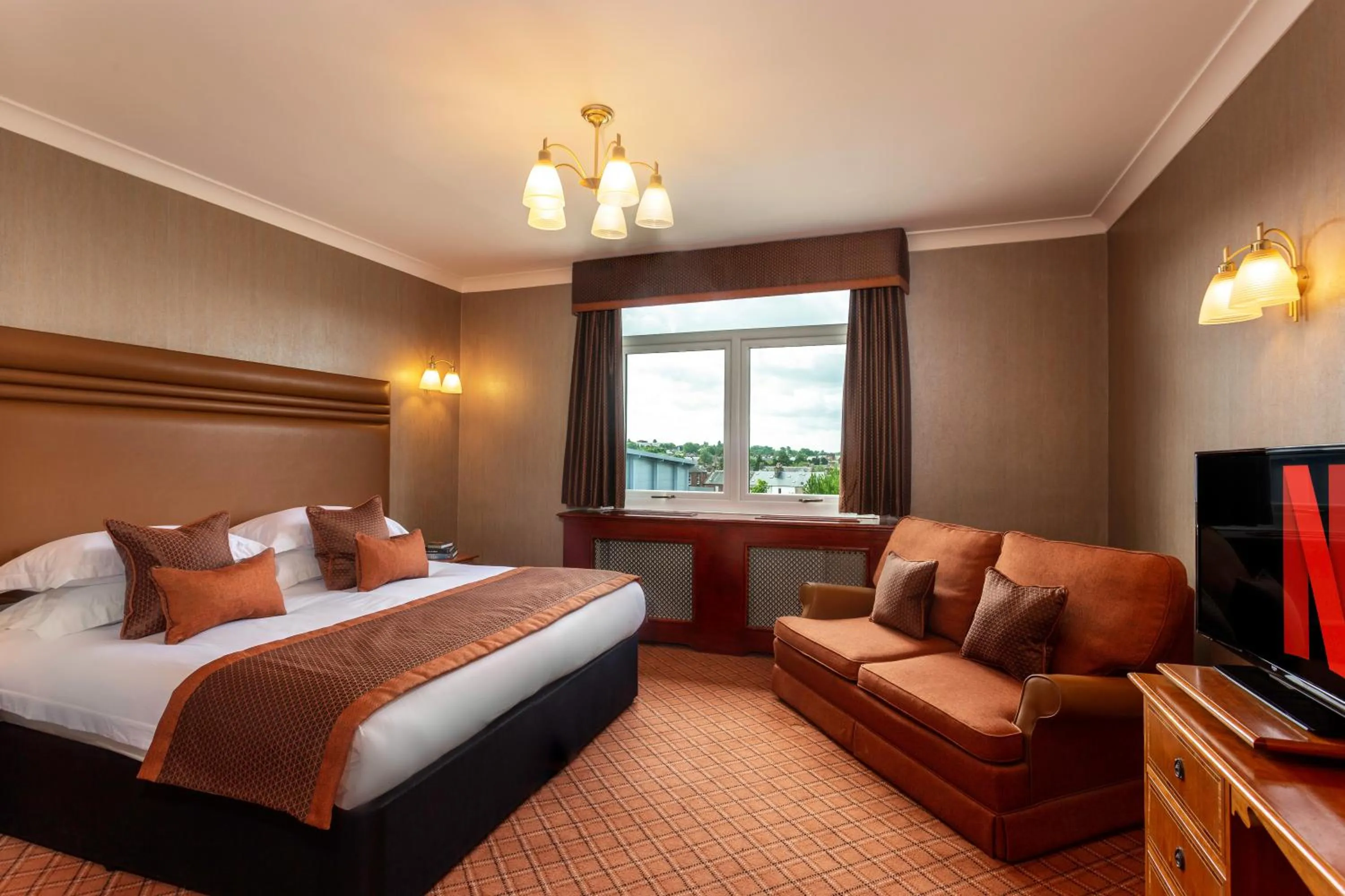 Photo of the whole room, Bed in Cairndale Hotel & Spa