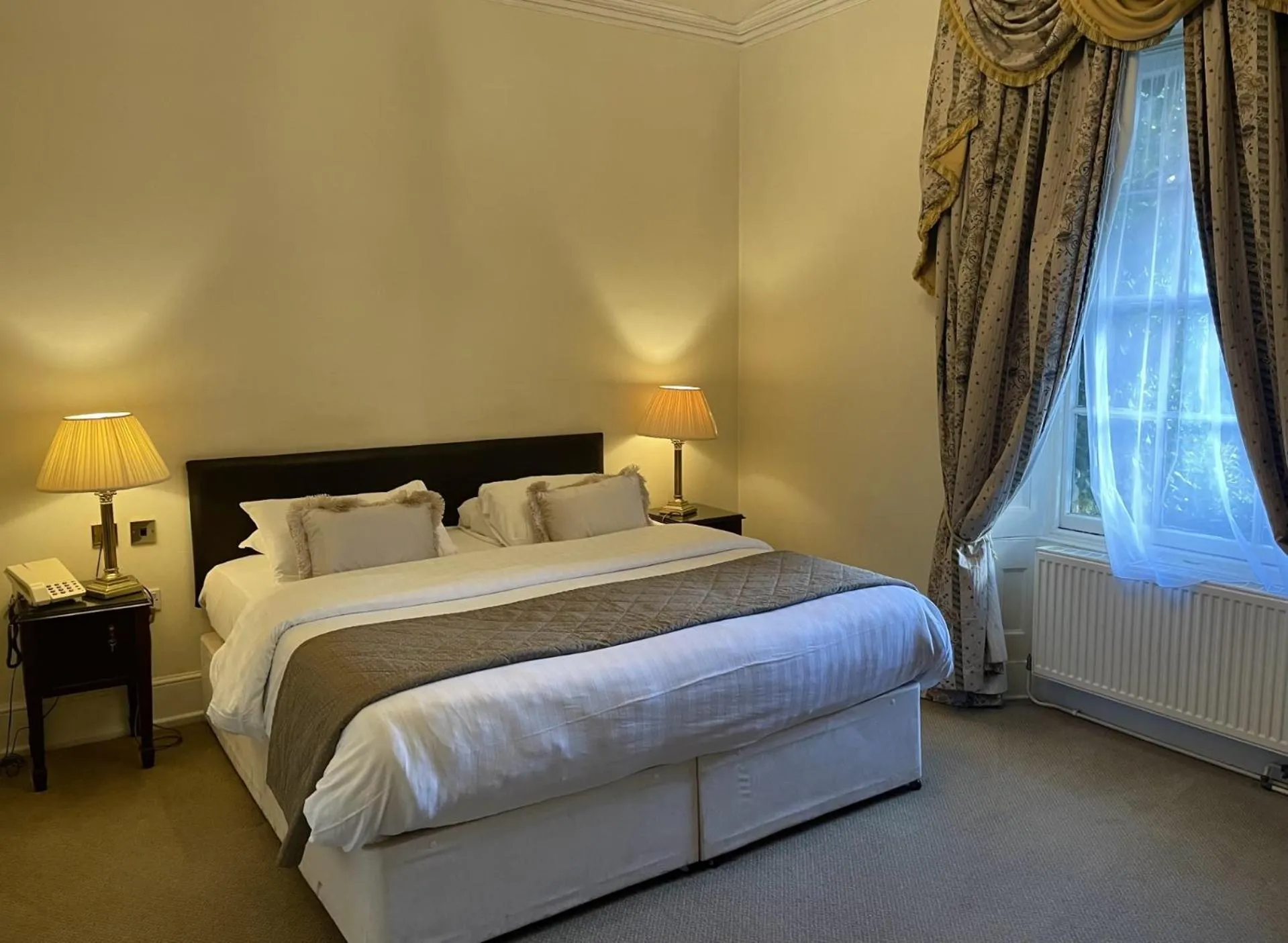 Bed in Park House Hotel