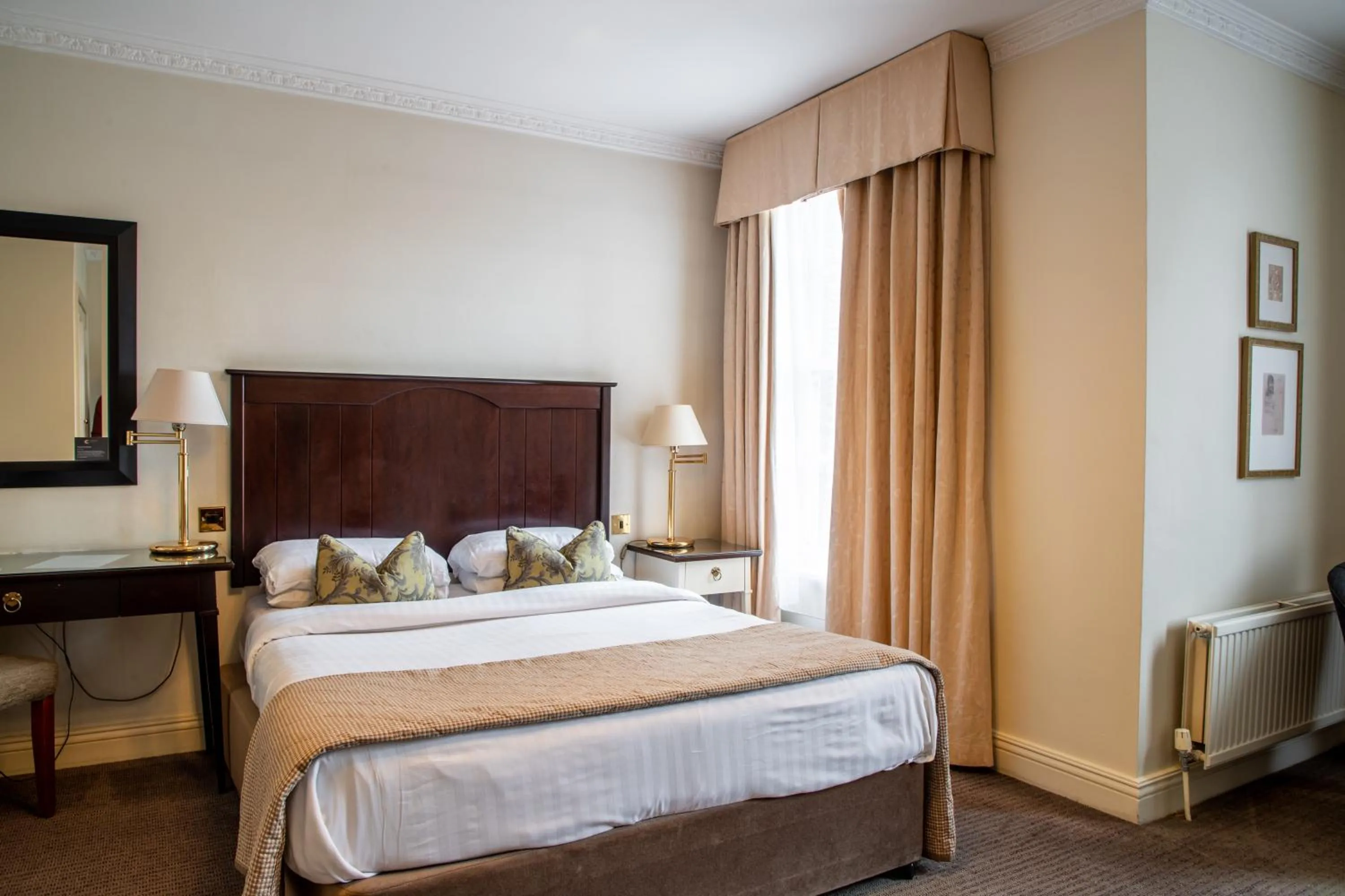 Bed in Park House Hotel