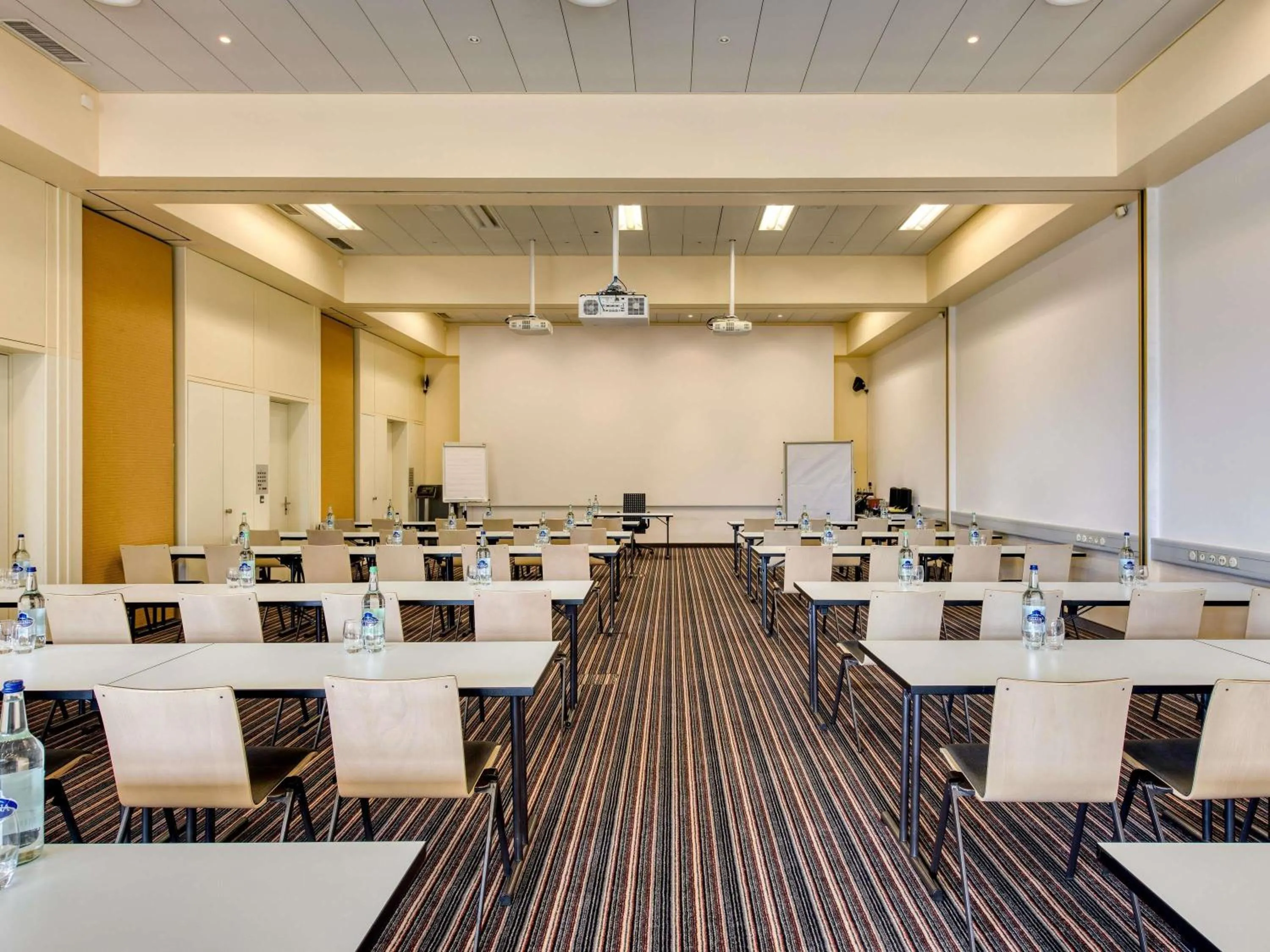 Meeting/conference room in Mövenpick Hotel Egerkingen