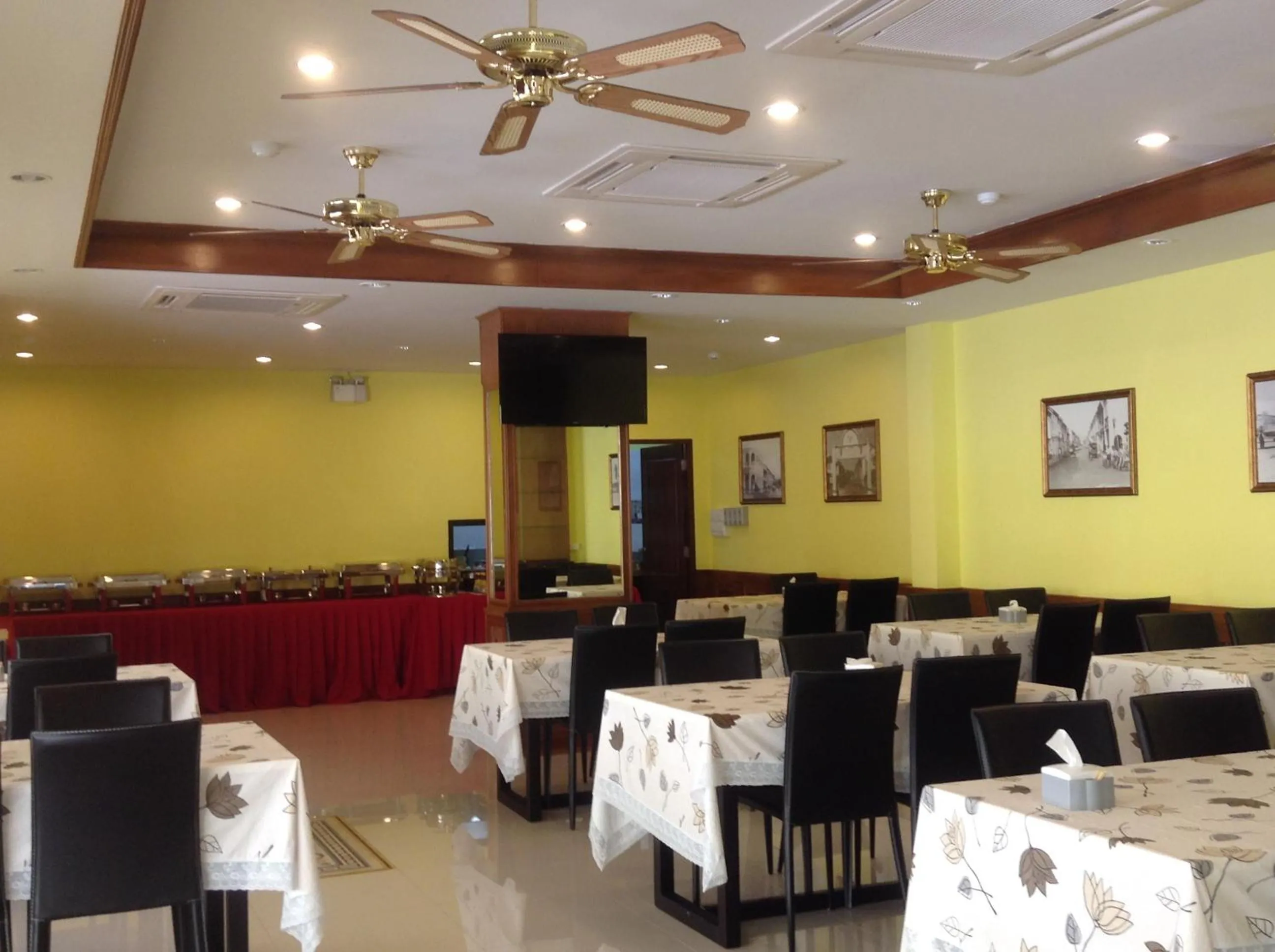 Food and drinks in Phuket Chinoinn-SHAPlus Certified