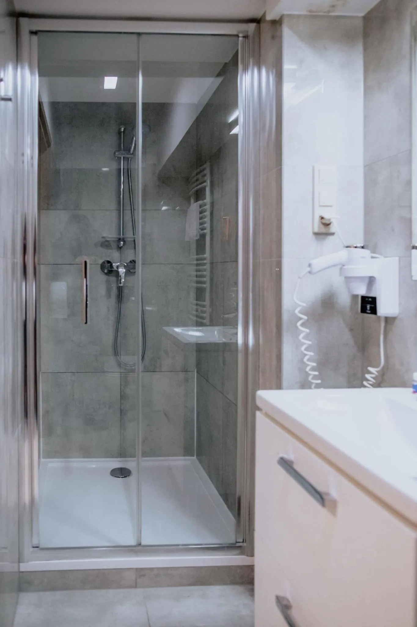 Shower in Boutique Provincja Winebar & Rooms