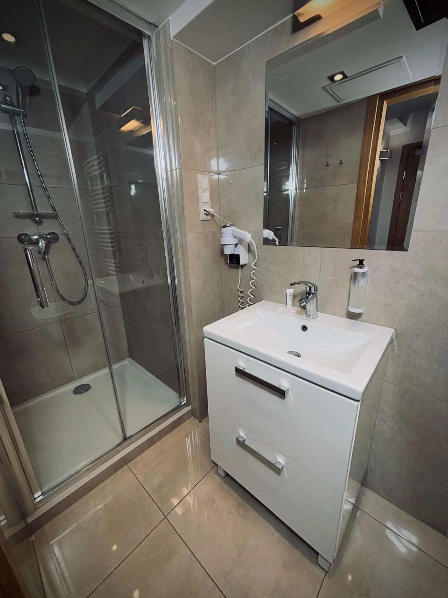 Shower in Boutique Provincja Winebar & Rooms