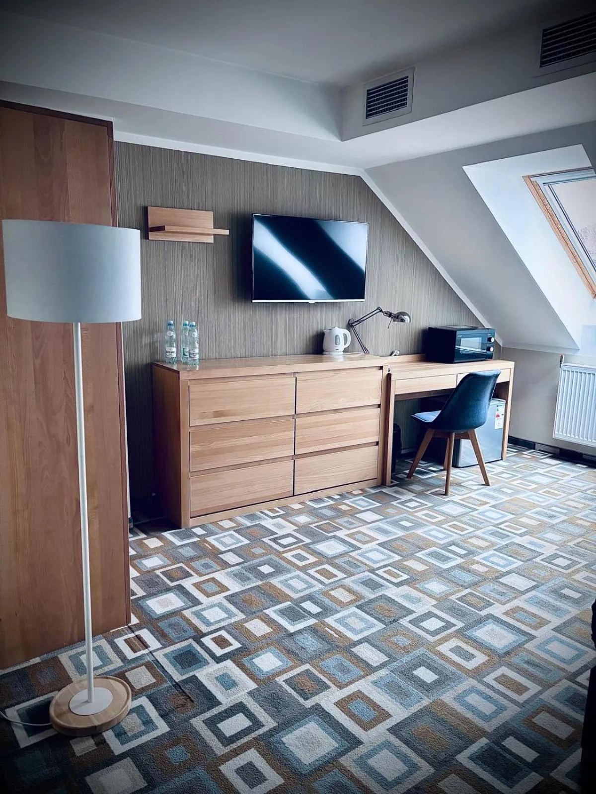 TV and multimedia in Boutique Provincja Winebar & Rooms