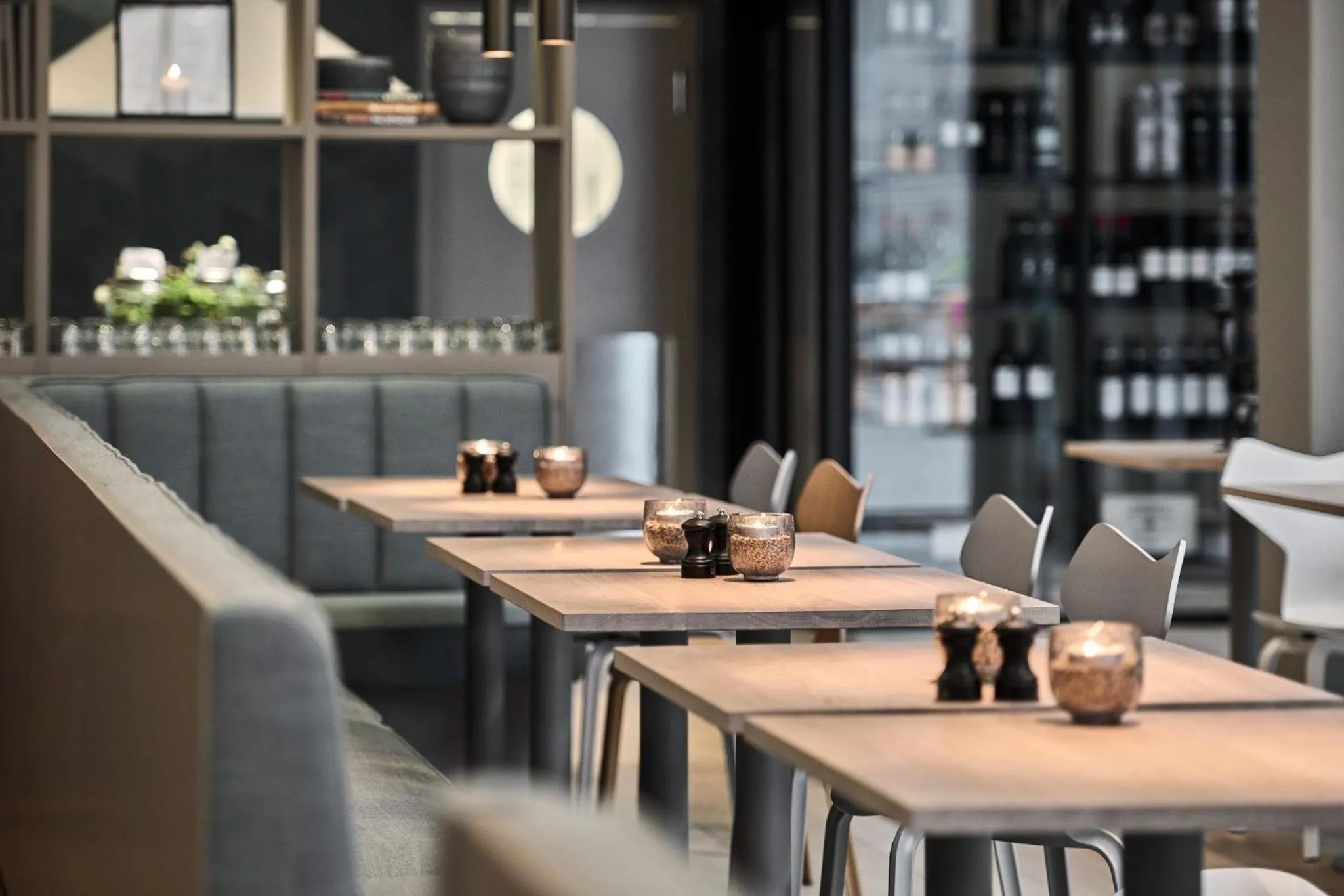 Restaurant/places to eat in Hotel Odeon