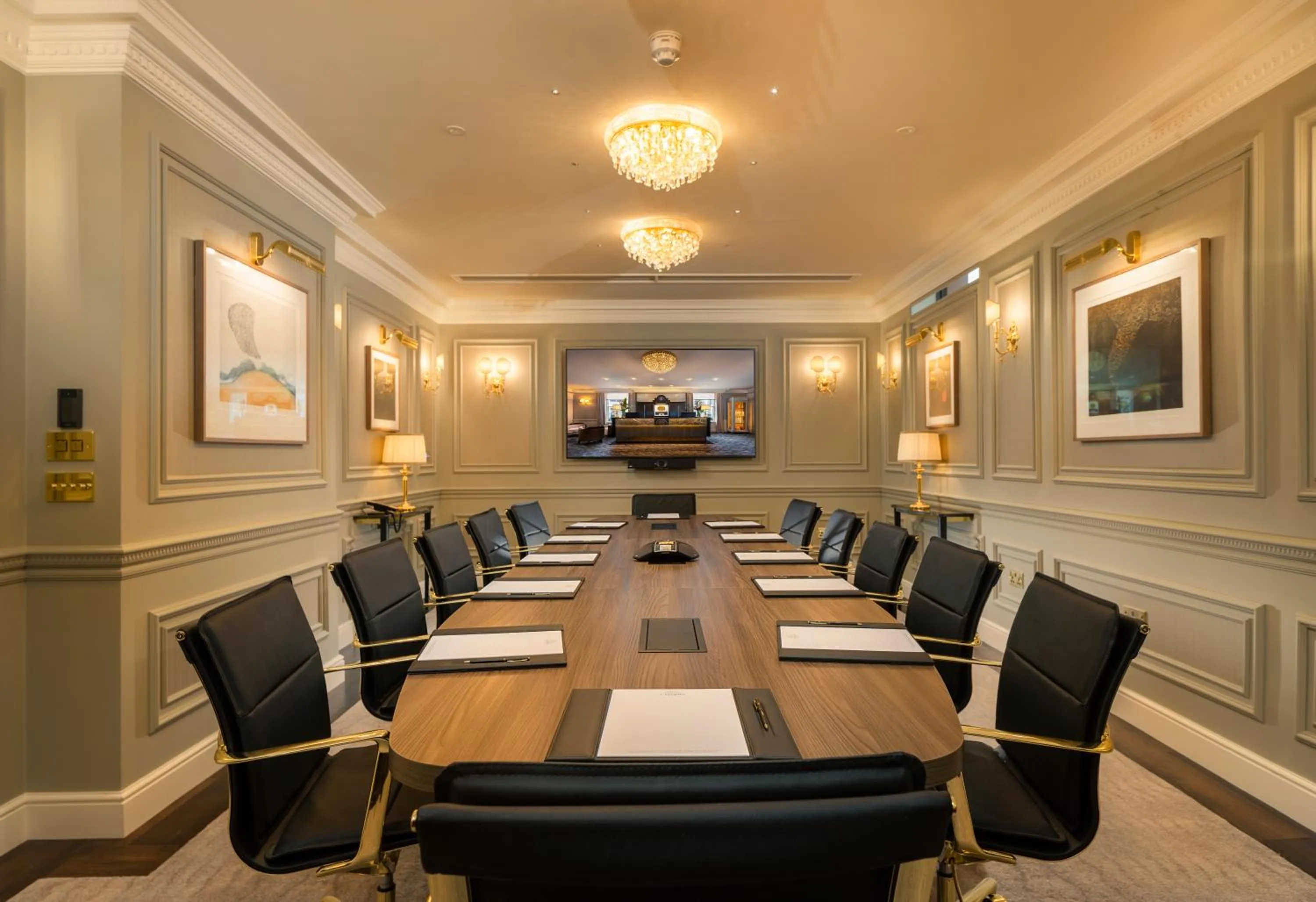 Property building in Cassidys Hotel