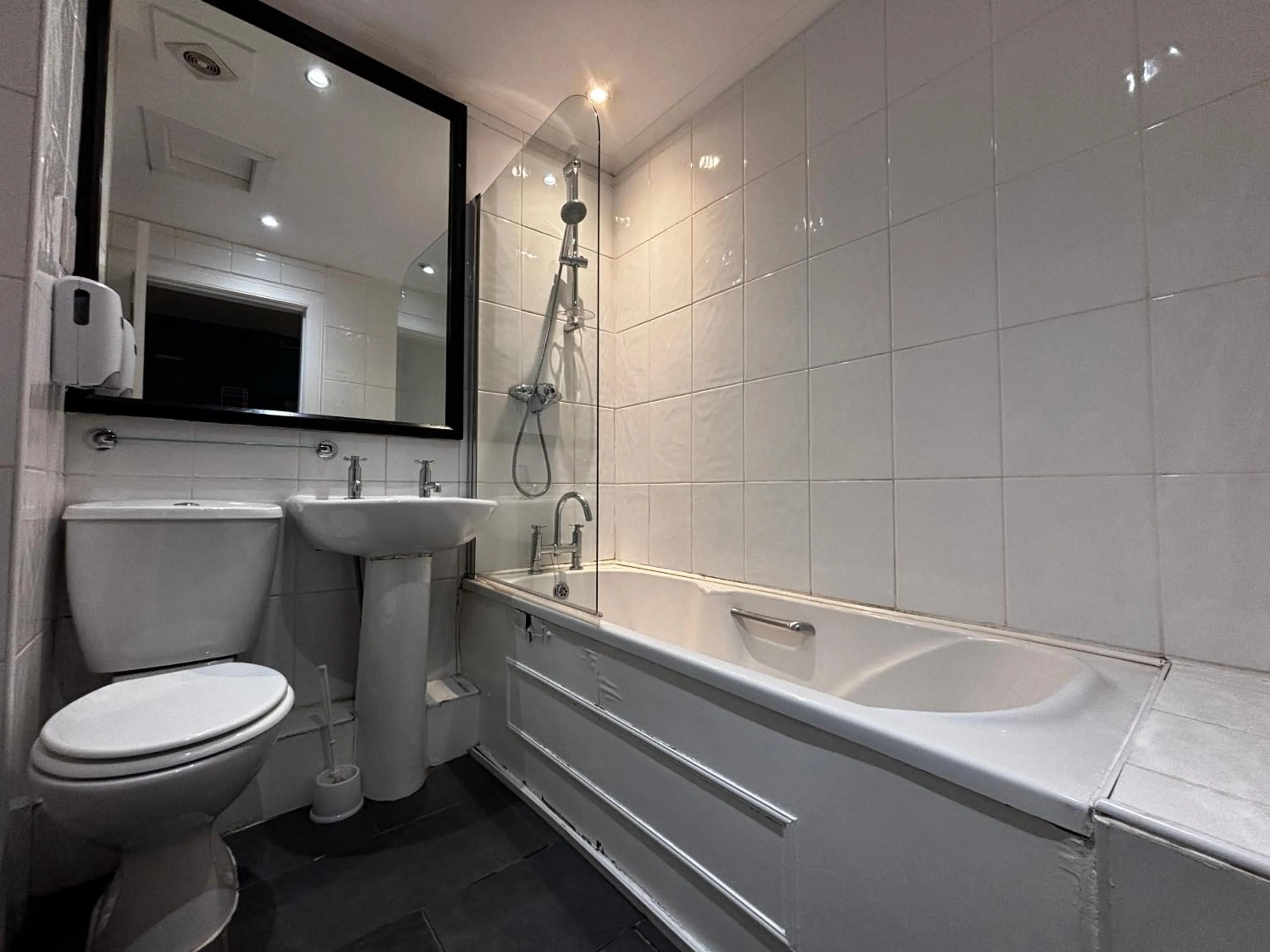 Bathroom in Safestay Glasgow Charing Cross