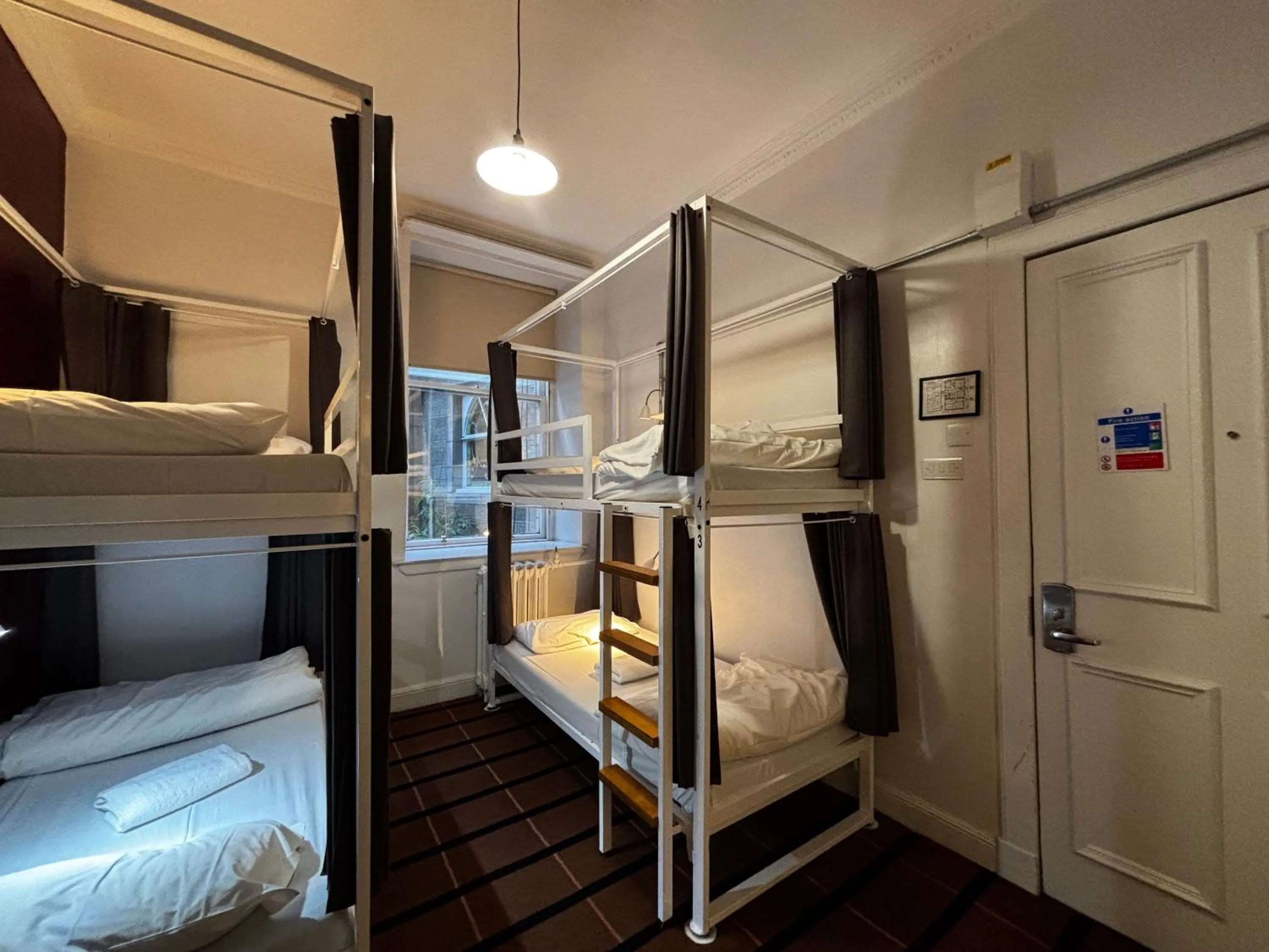 Bedroom, Bed in Safestay Glasgow Charing Cross