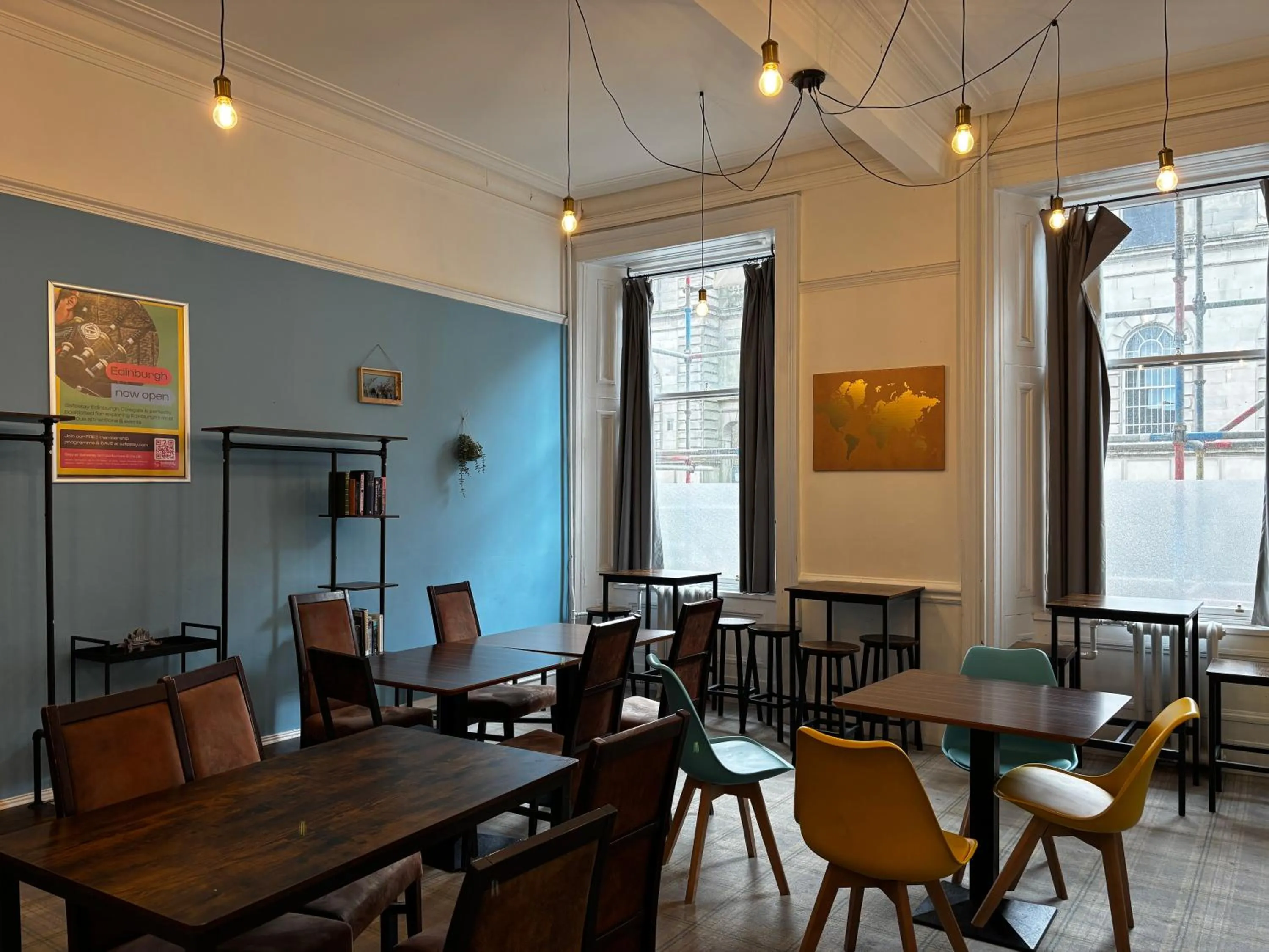 Communal lounge/ TV room in Safestay Glasgow Charing Cross