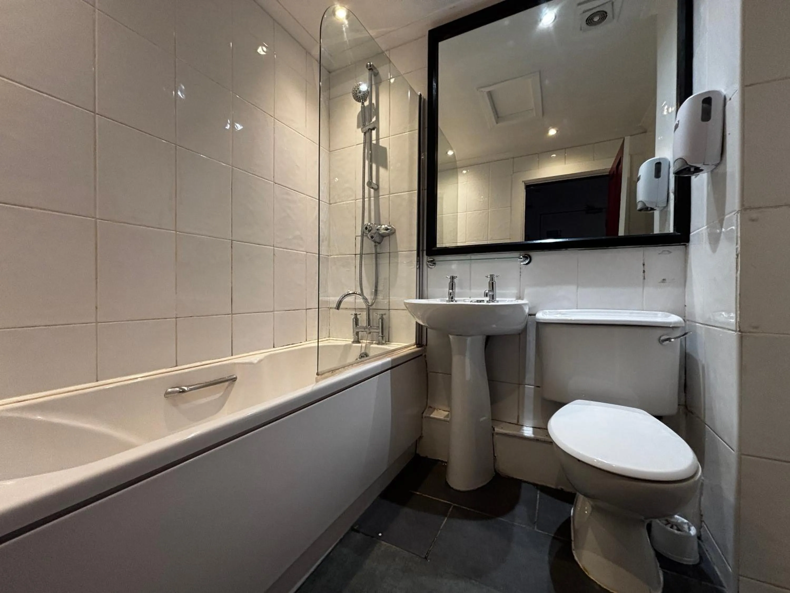 Bathroom in Safestay Glasgow Charing Cross