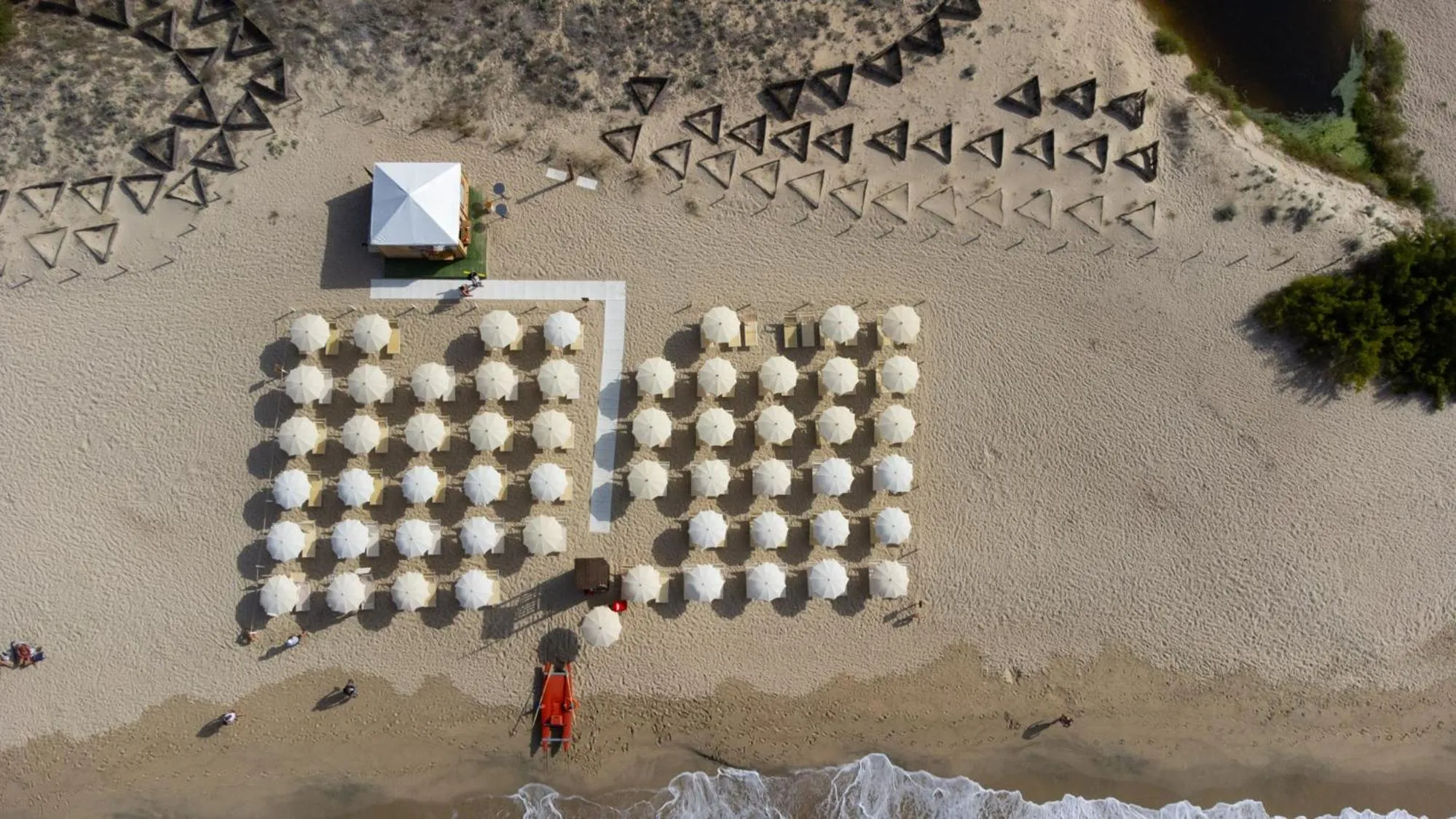 Beach in iH Hotels Le Zagare Resort