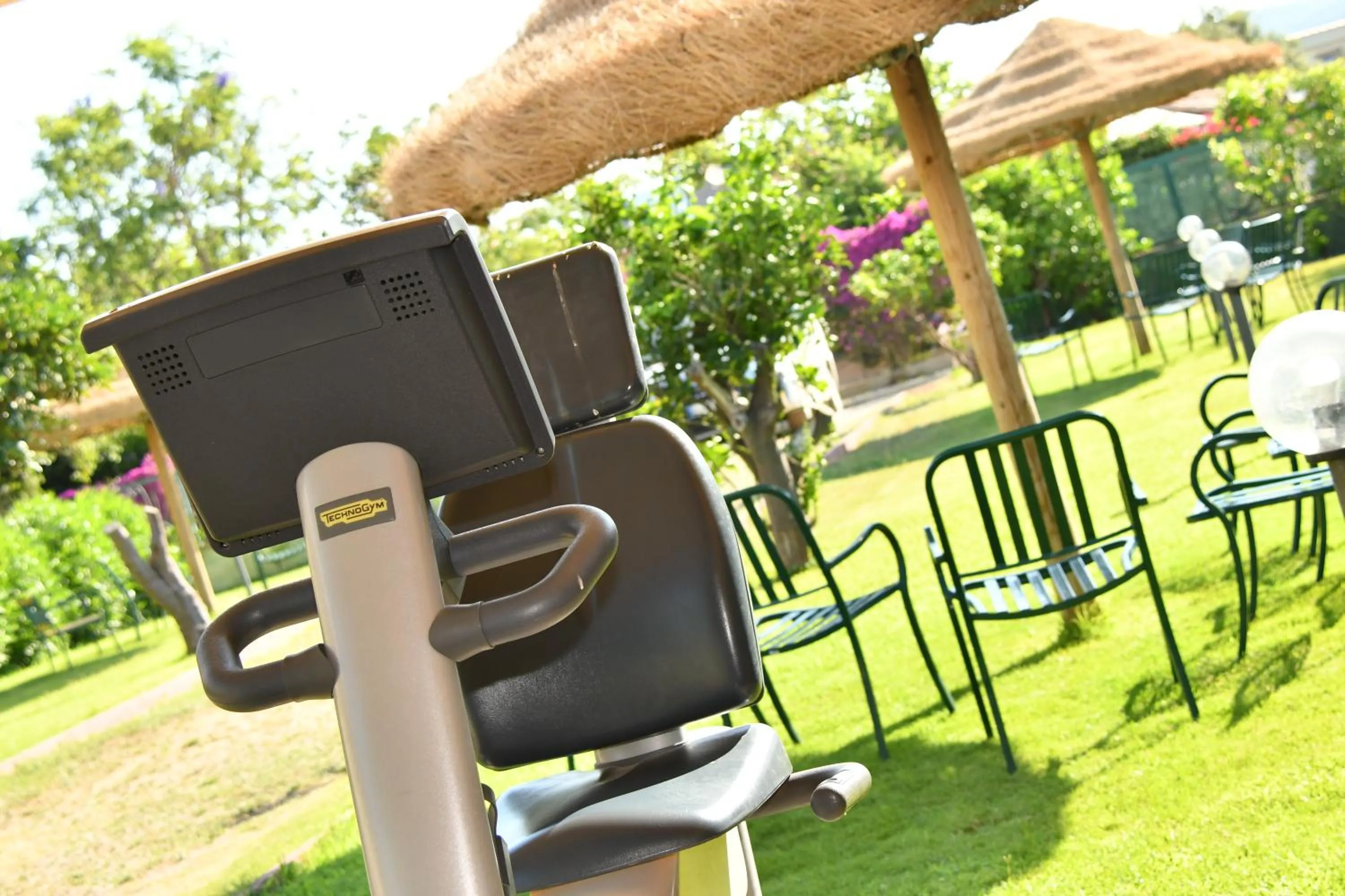 Sports in iH Hotels Le Zagare Resort