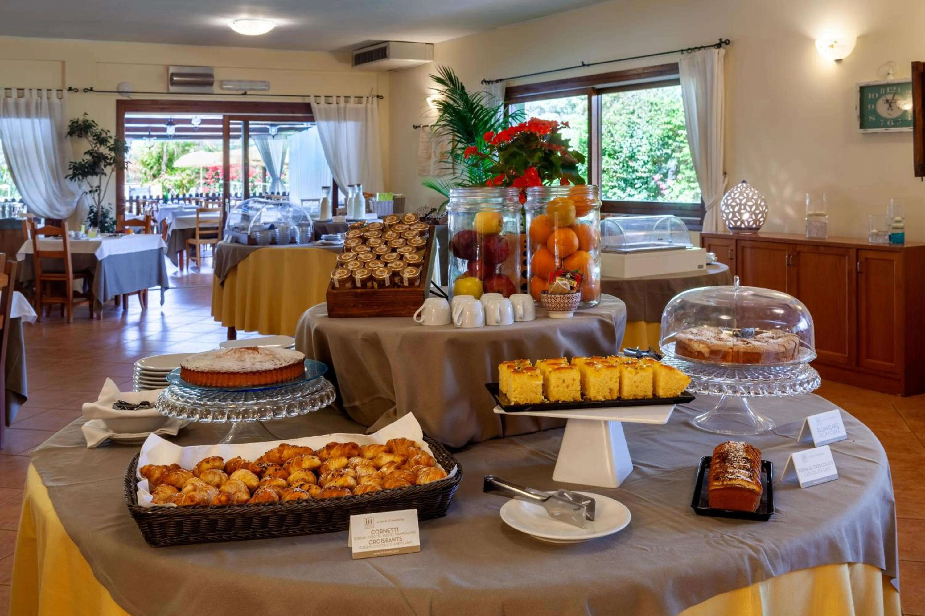 Breakfast in iH Hotels Le Zagare Resort