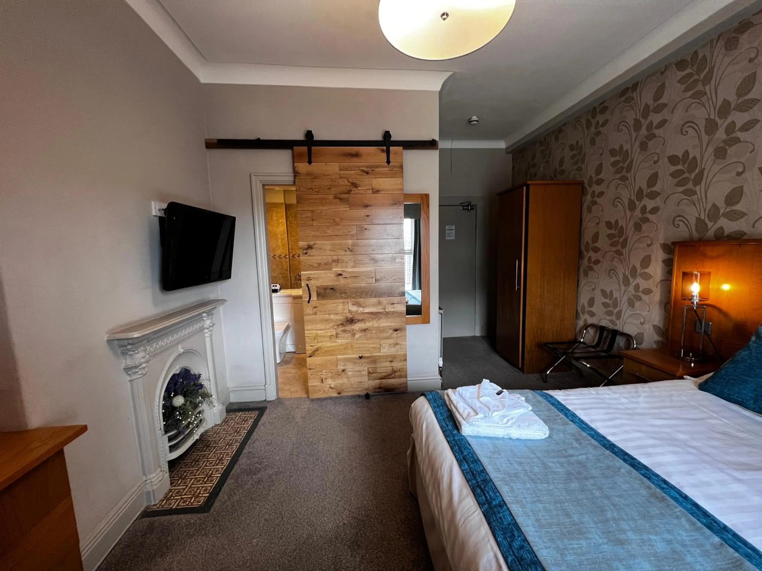 Bed in Herriots Hotel