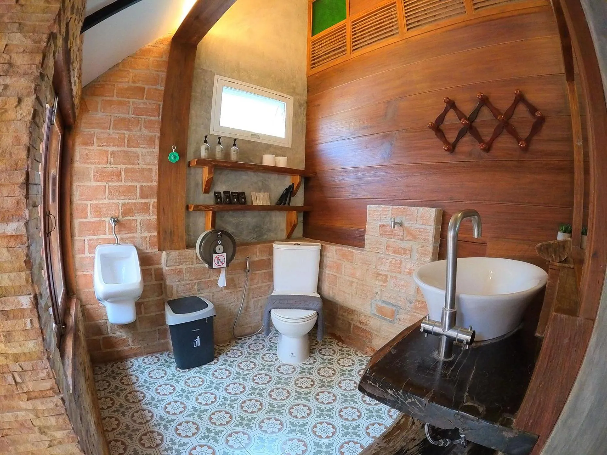 Toilet in Tolani Riverside Villa