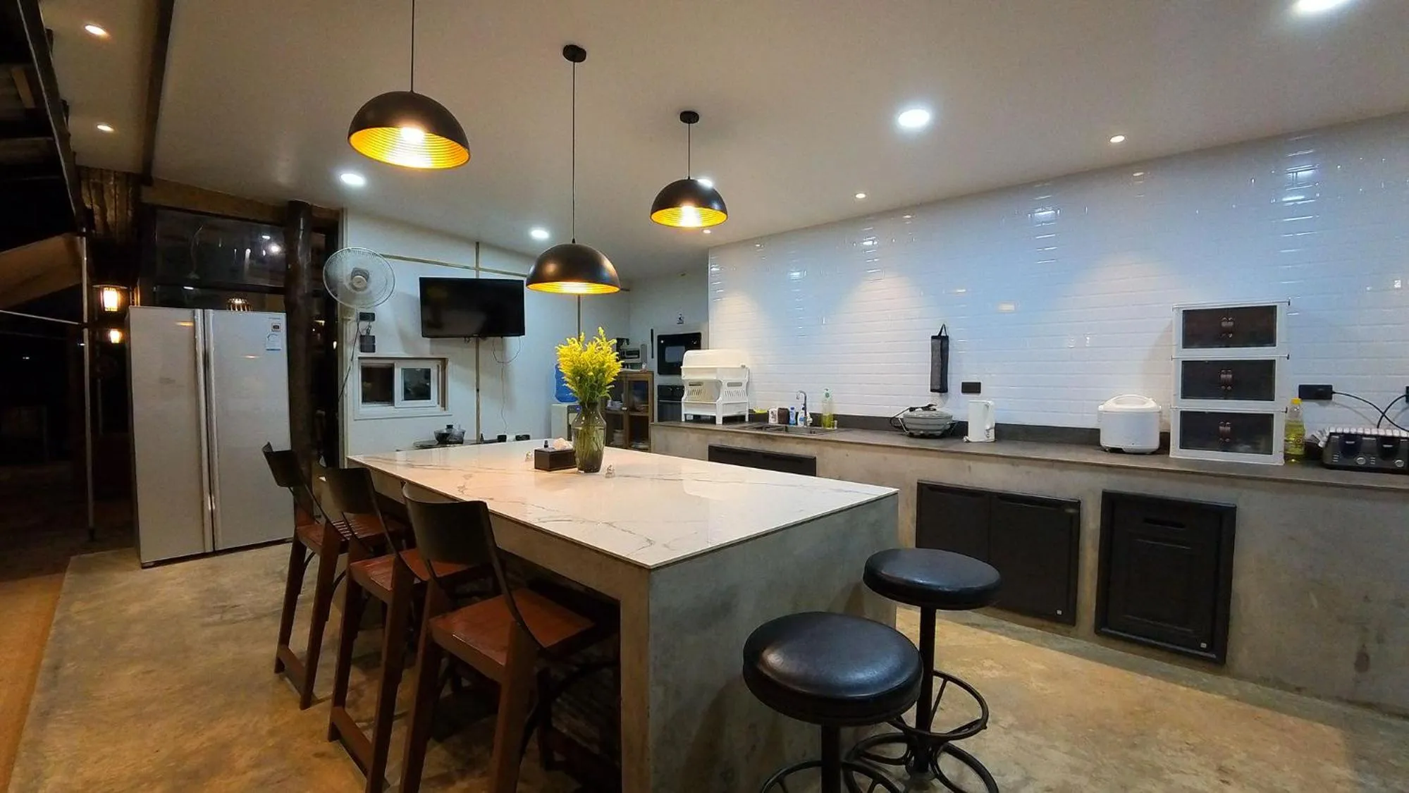 TV and multimedia in Tolani Riverside Villa