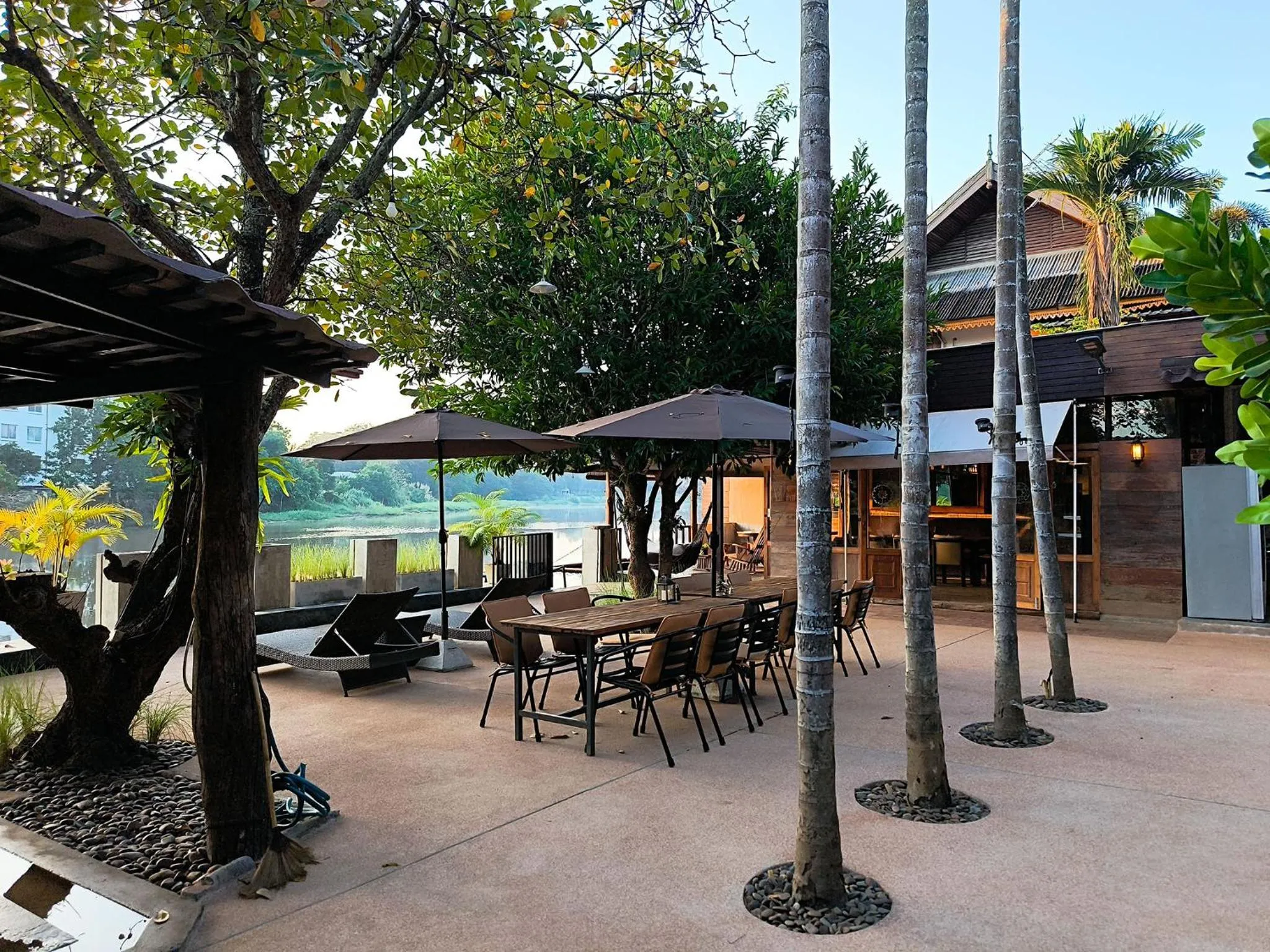 Restaurant/places to eat in Tolani Riverside Villa