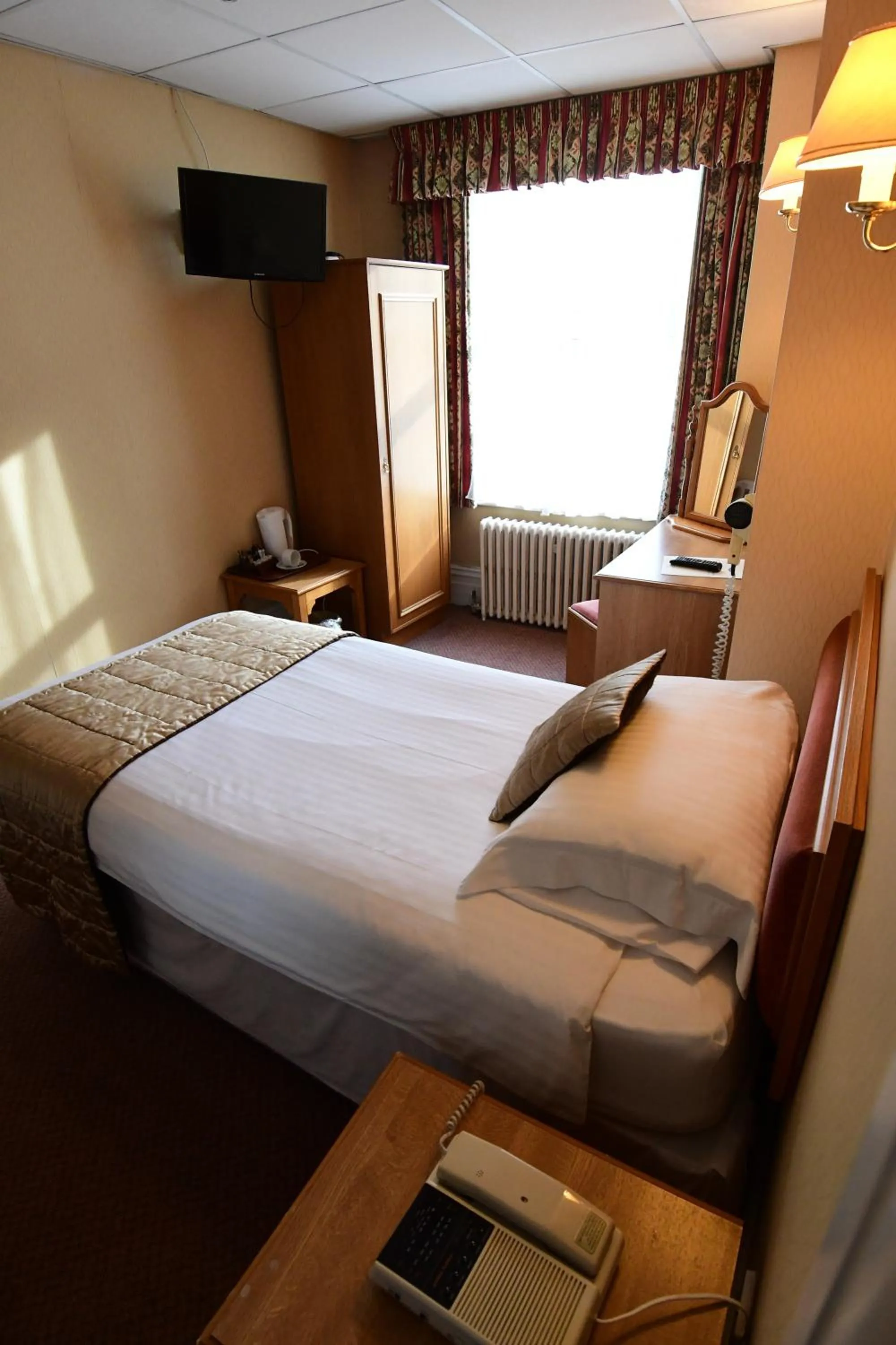 Bedroom, Bed in The Trouville Bournemouth