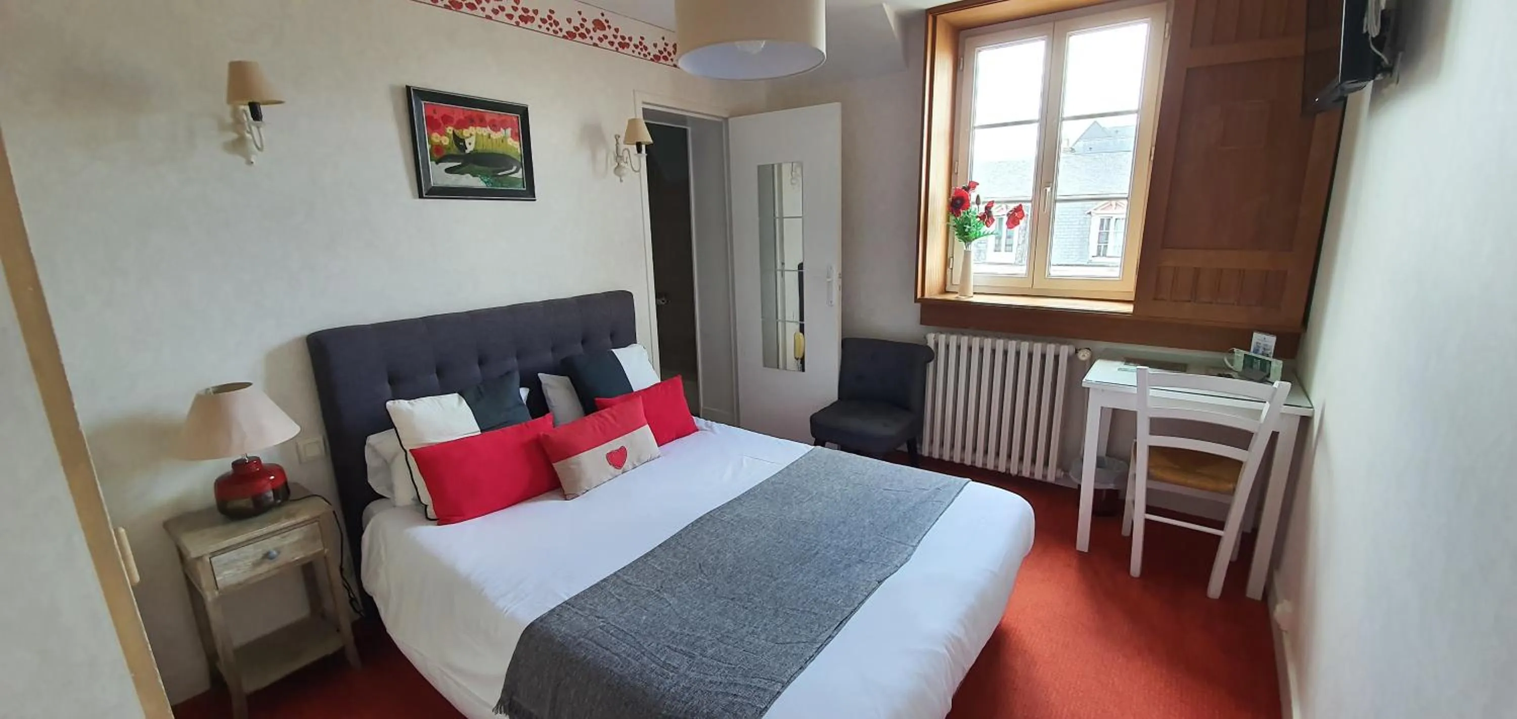 Photo of the whole room, Bed in Hôtel de la Côte Fleurie