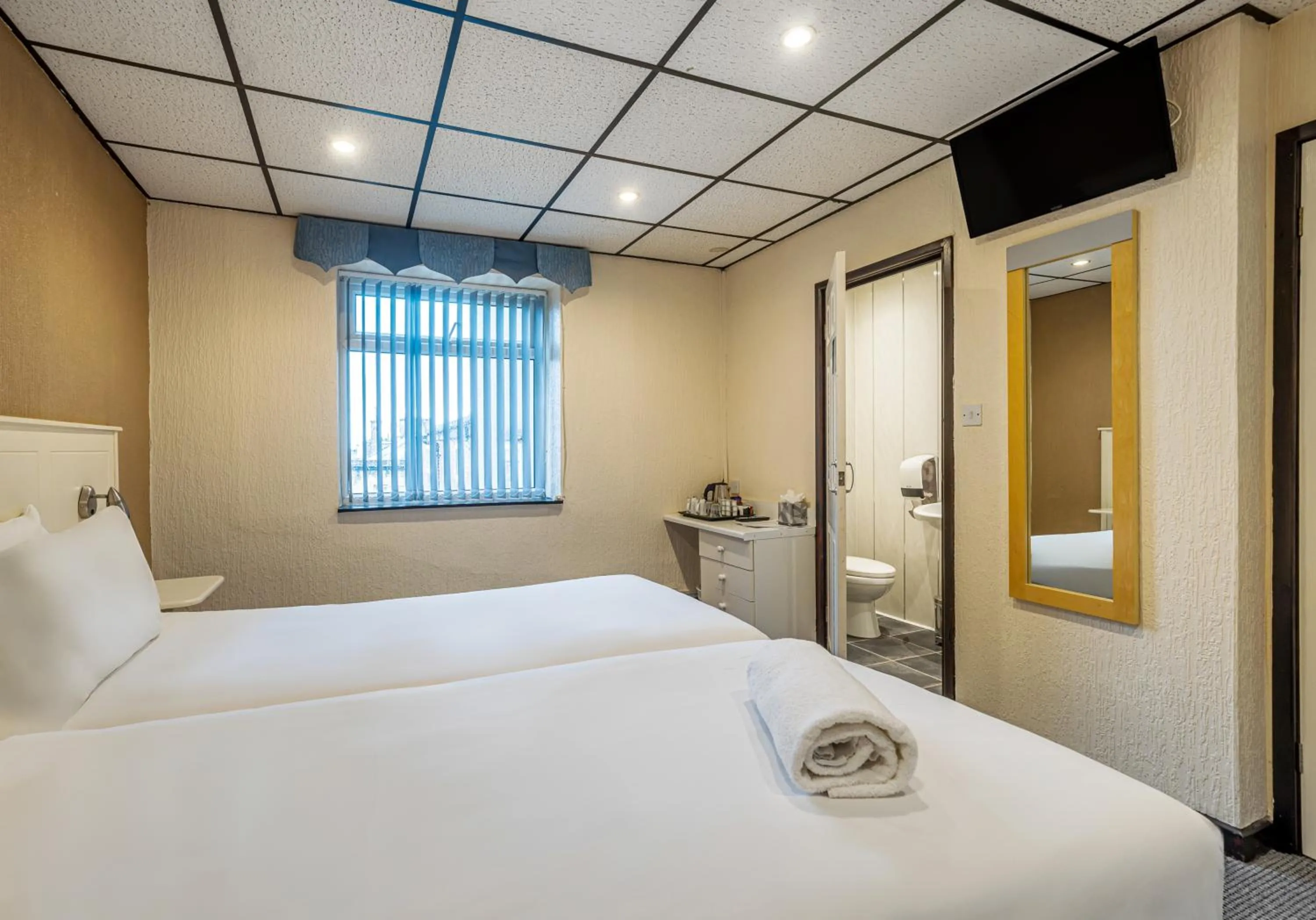 Bedroom, Bed in Bluewaters Hotel Blackpool