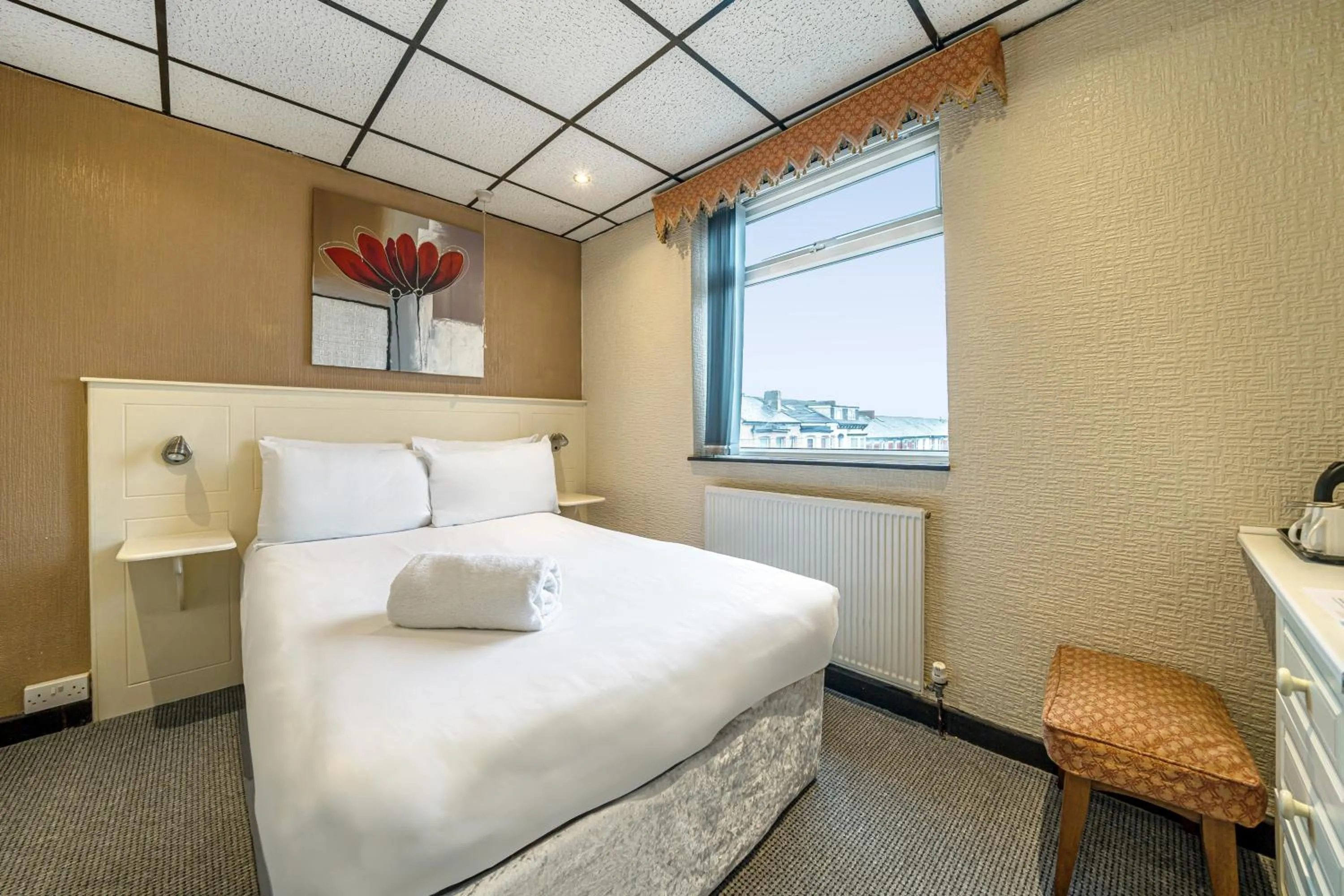 Bedroom, Bed in Bluewaters Hotel Blackpool