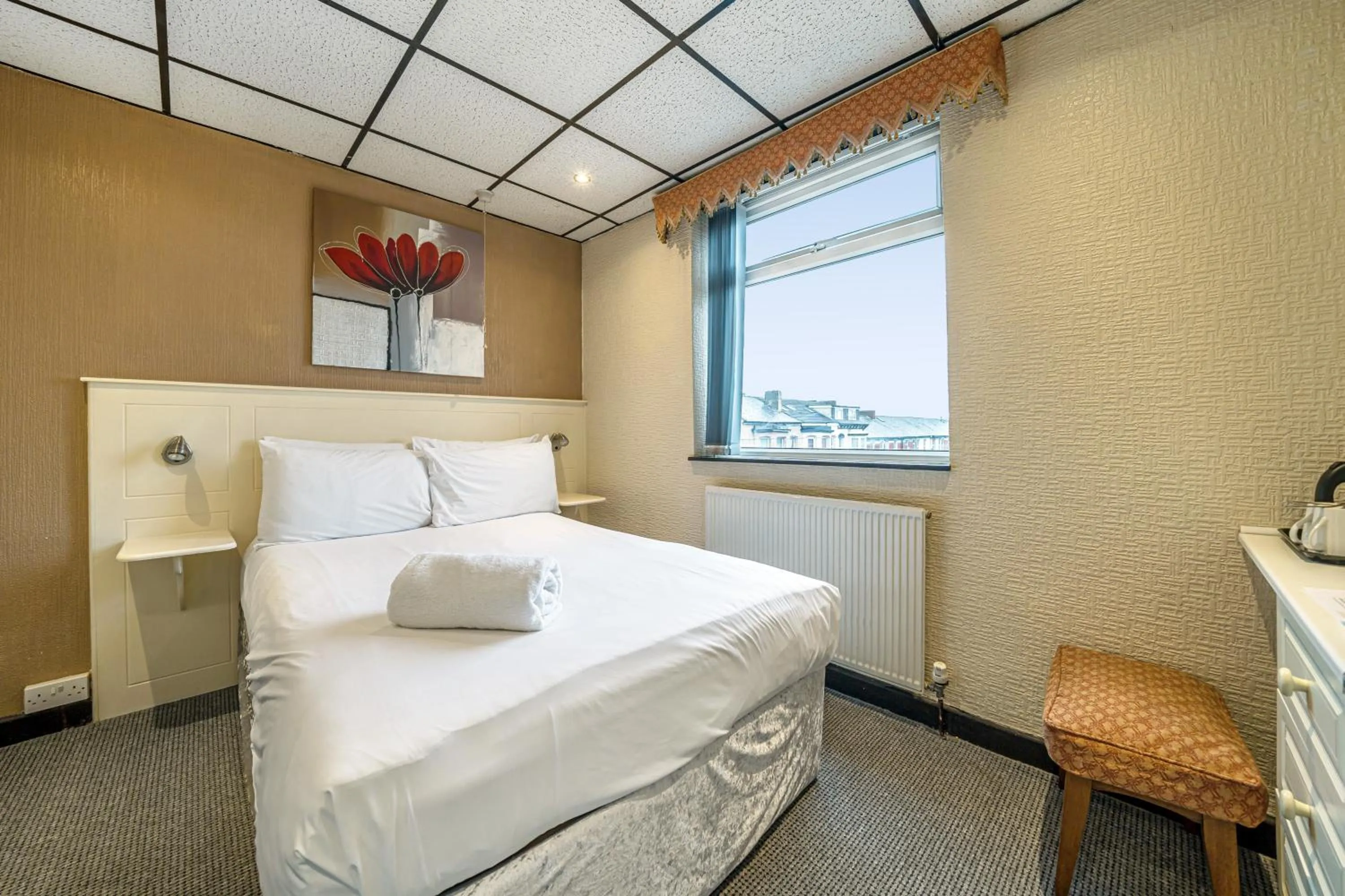 Bedroom, Bed in Bluewaters Hotel Blackpool