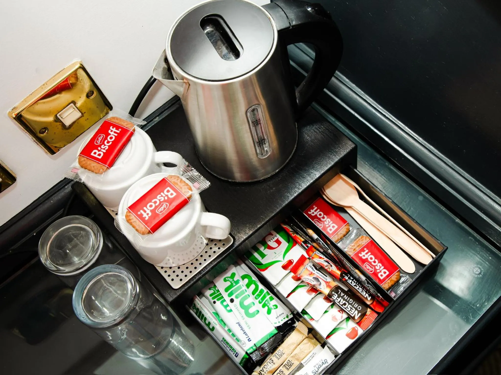 Coffee/tea facilities in The Royal Oak Hotel