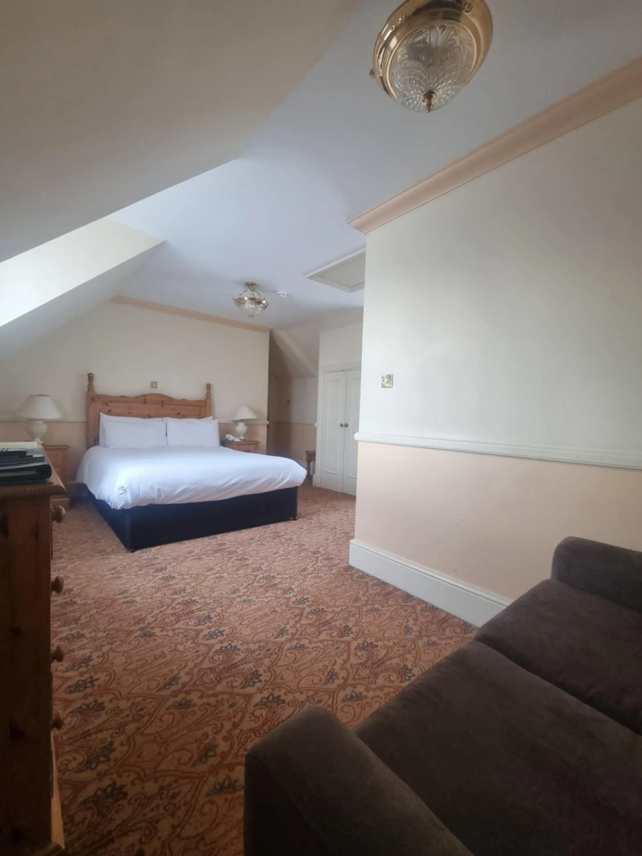 Bed in The Royal Oak Hotel