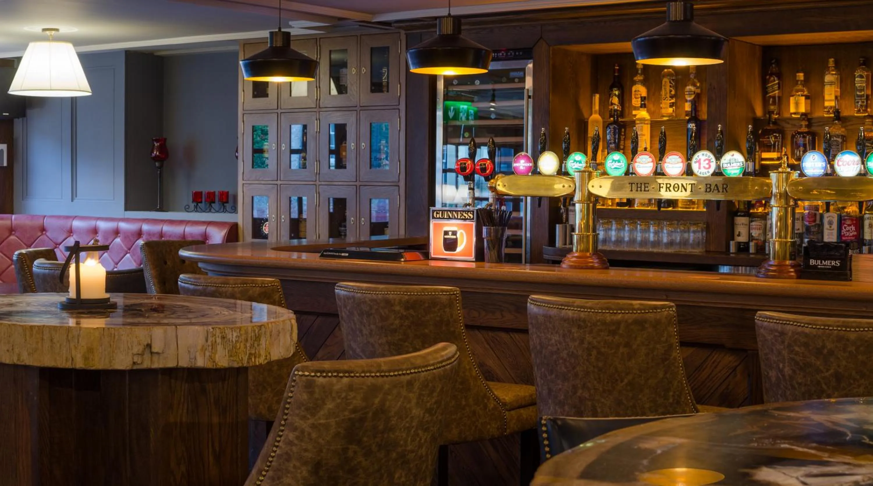 Lounge or bar in Court Yard Hotel